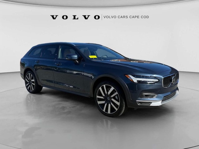 2025 Volvo V90 Cross Country