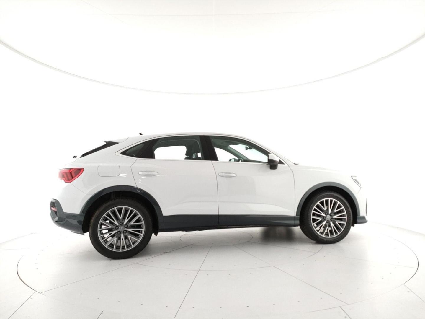 Immagine di Audi Q3 Sportback Business Plus 35 TFSI 110 kW (150 PS) S tronic - Vista: for more details contact your dealer