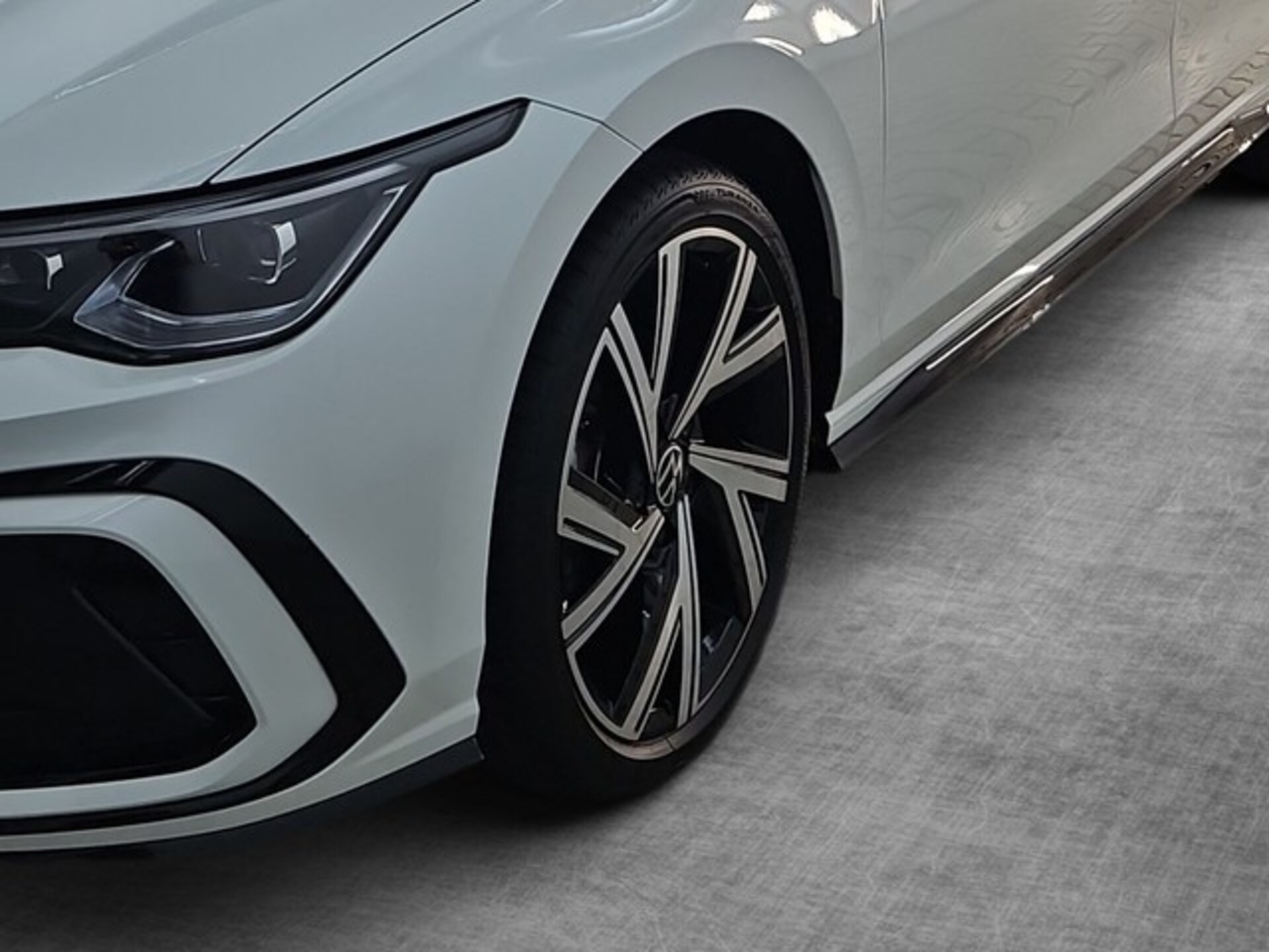 Volkswagen Golf R-Line