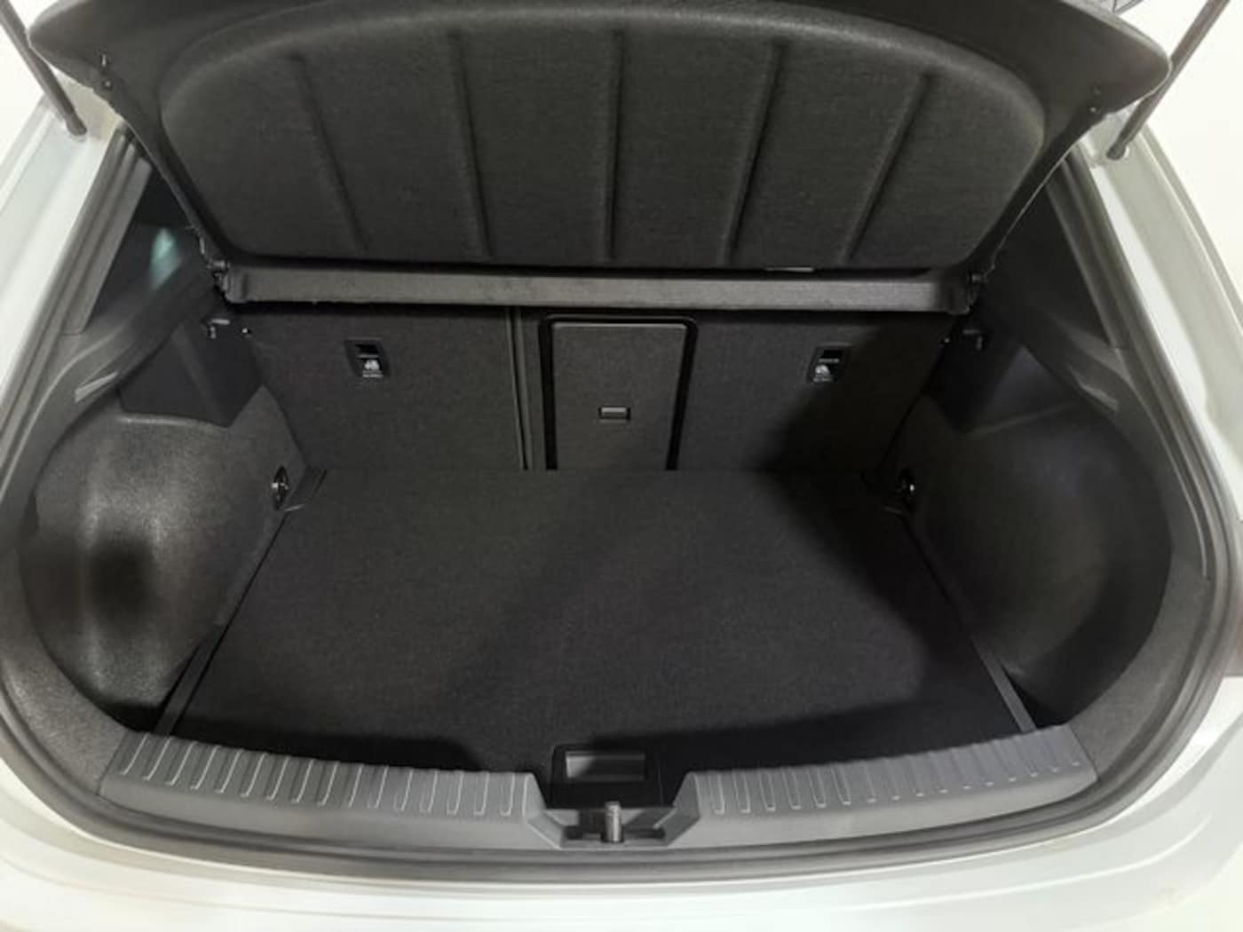 CUPRA Leon León 1.5 eTSI DSG 110 kW (150 CV) — photo 7