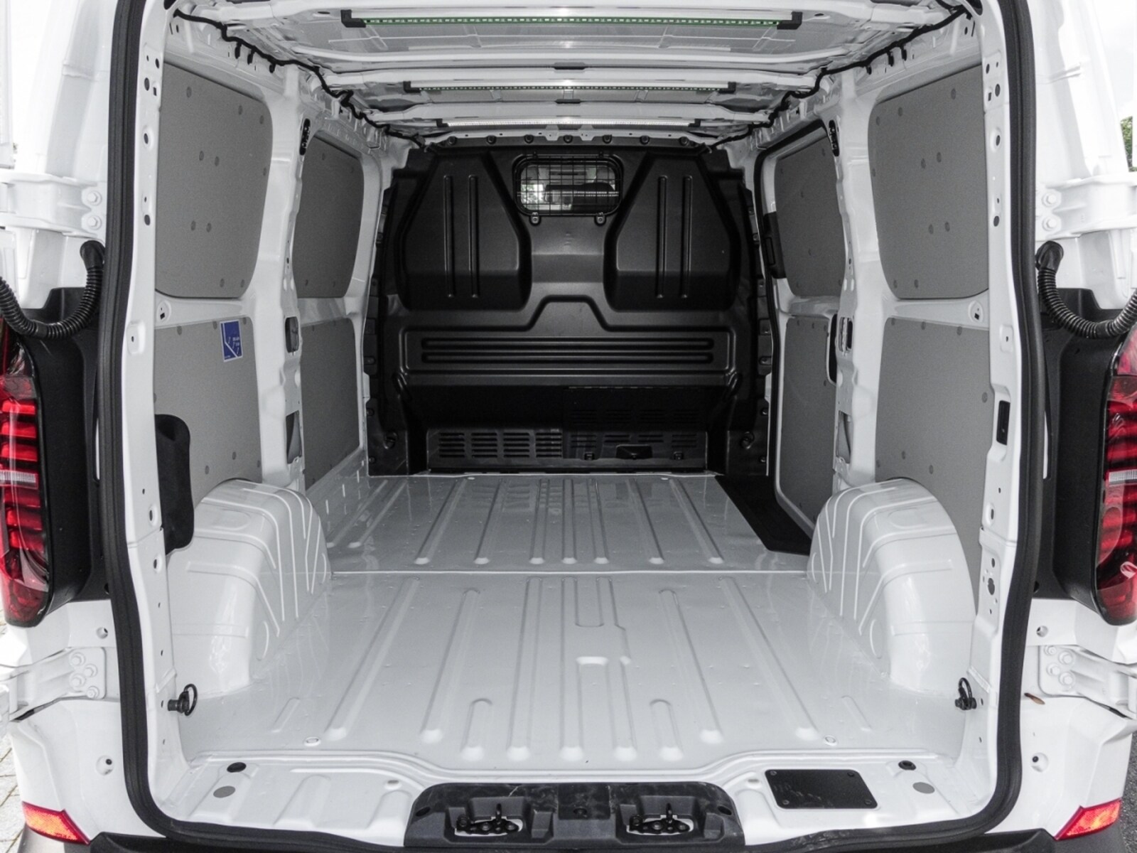 Volkswagen Transporter Kasten kurzer Radstand – Bild 14