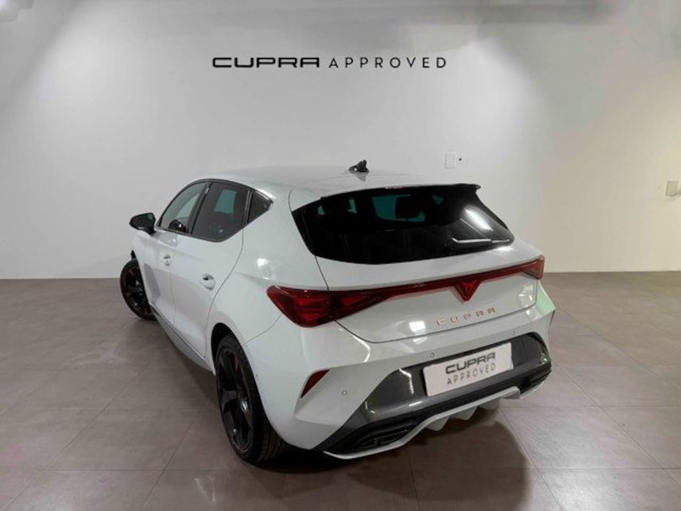 CUPRA Leon León 1.5 eTSI DSG 110 kW (150 CV) — photo 2