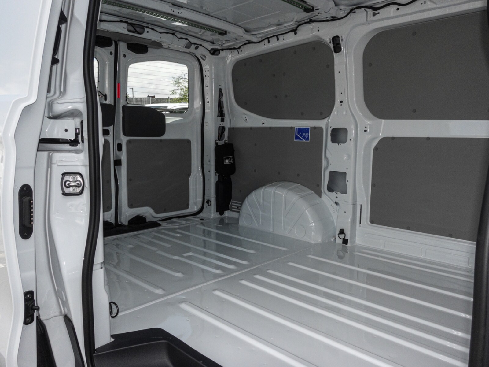 Volkswagen Transporter Kasten kurzer Radstand – Bild 16