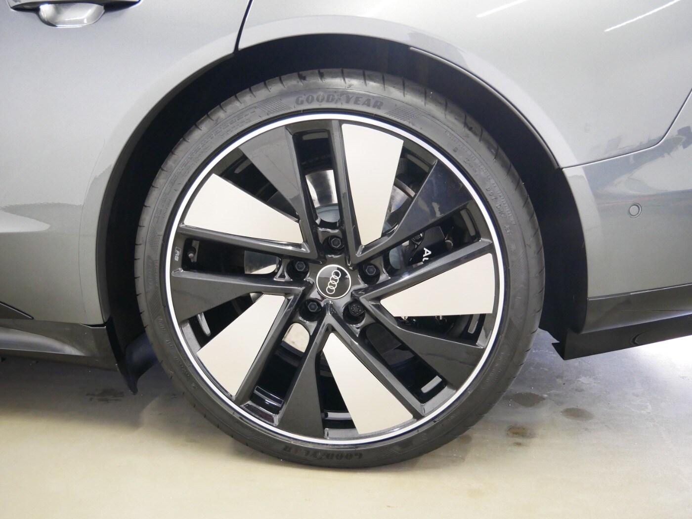 Image about Audi e-tron GT e-tron quattro