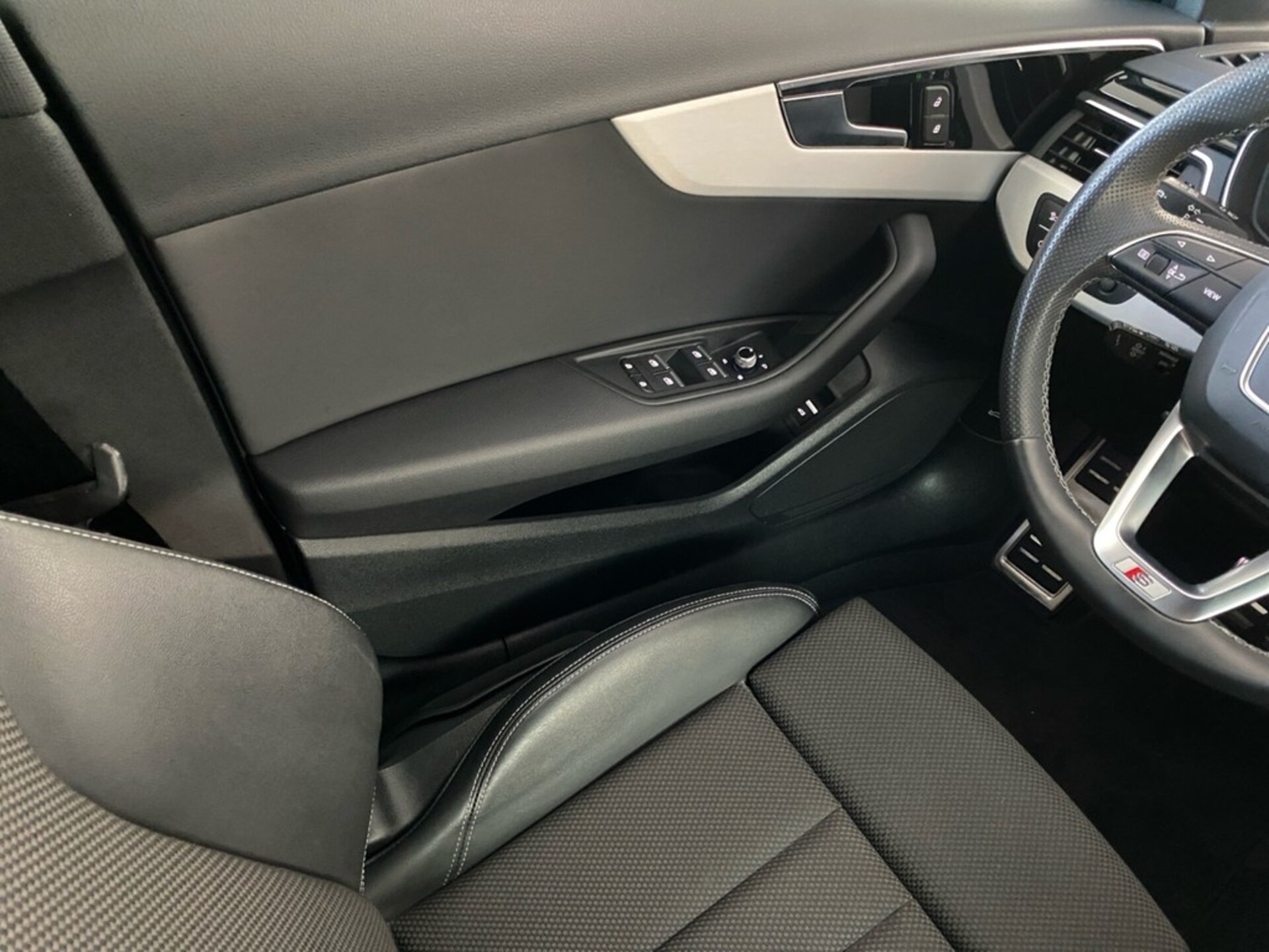 Audi A4 Avant S line