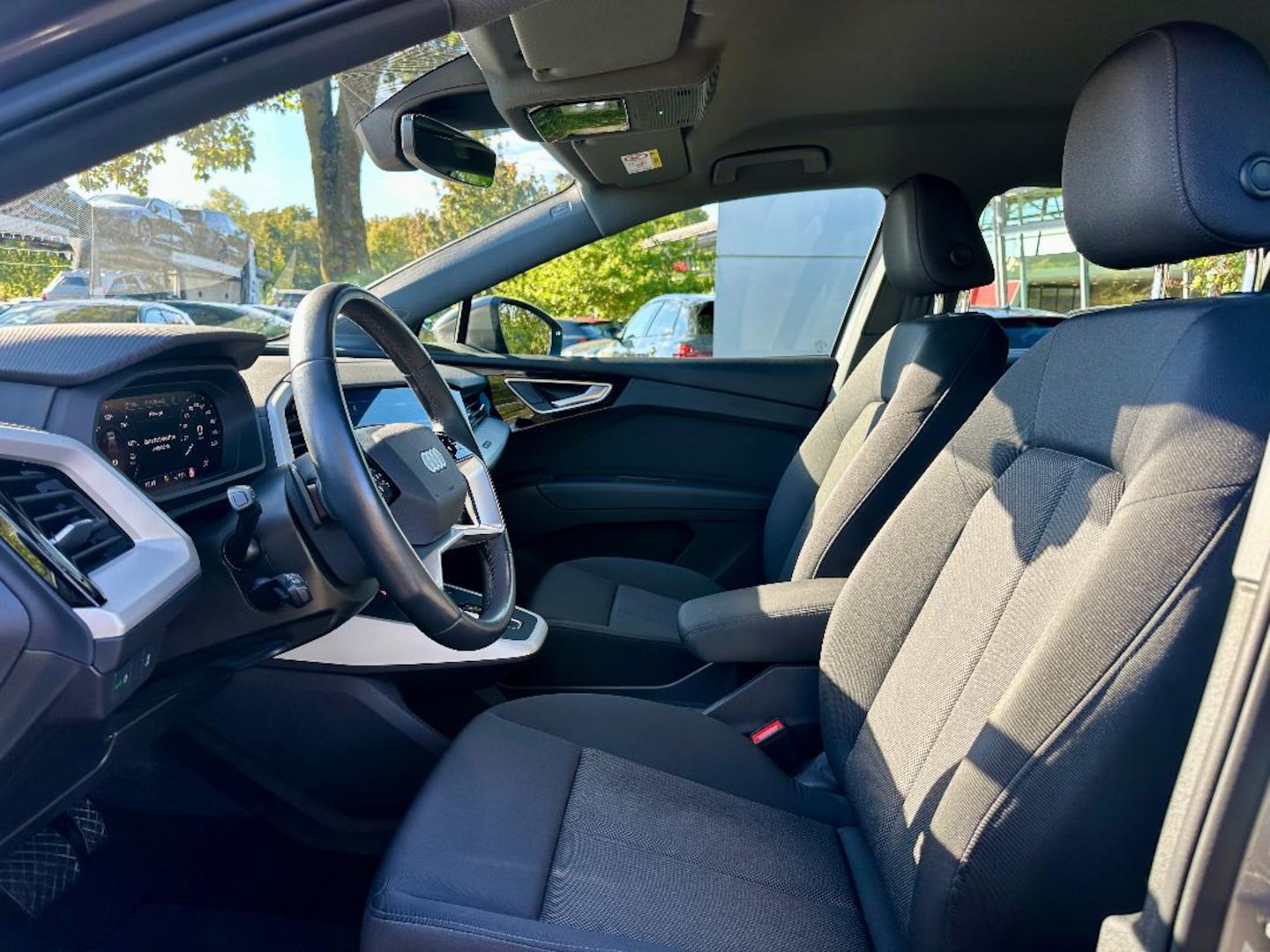 Bild über Audi Q4 e-tron 40 e-tron - für weitere Informationen kontaktieren Sie den Audi Partner