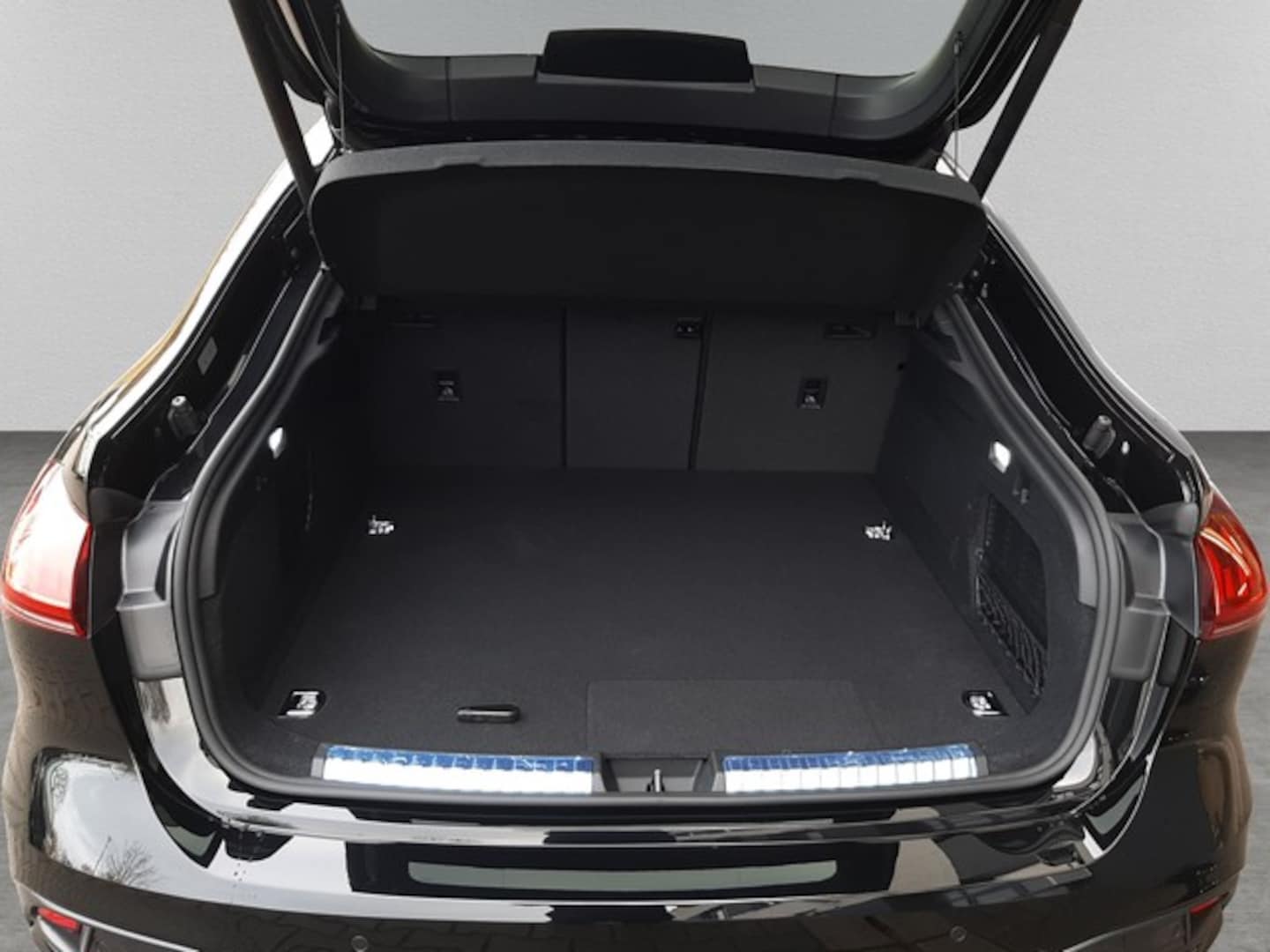 Bild über Audi A5 Limousine e-hybrid e-hybrid quattro 220 kW S tronic - für weitere Informationen kontaktieren Sie den Audi Partner