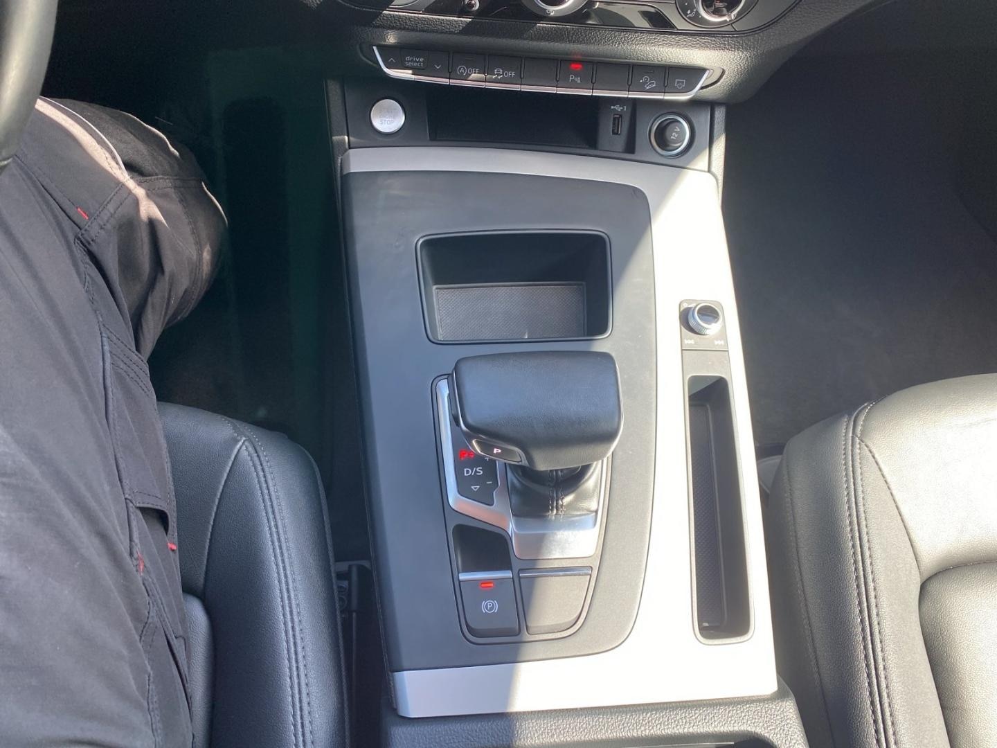 Bild über Audi Q5 40 TFSI quattro S tronic - für weitere Informationen kontaktieren Sie den Audi Partner