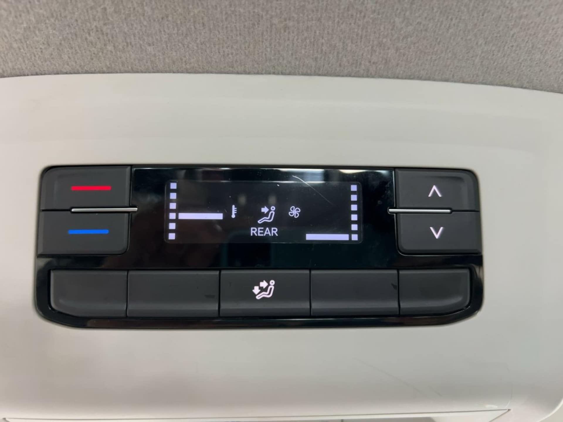 Volkswagen T6.1 Transporter Kombi langer Radstand