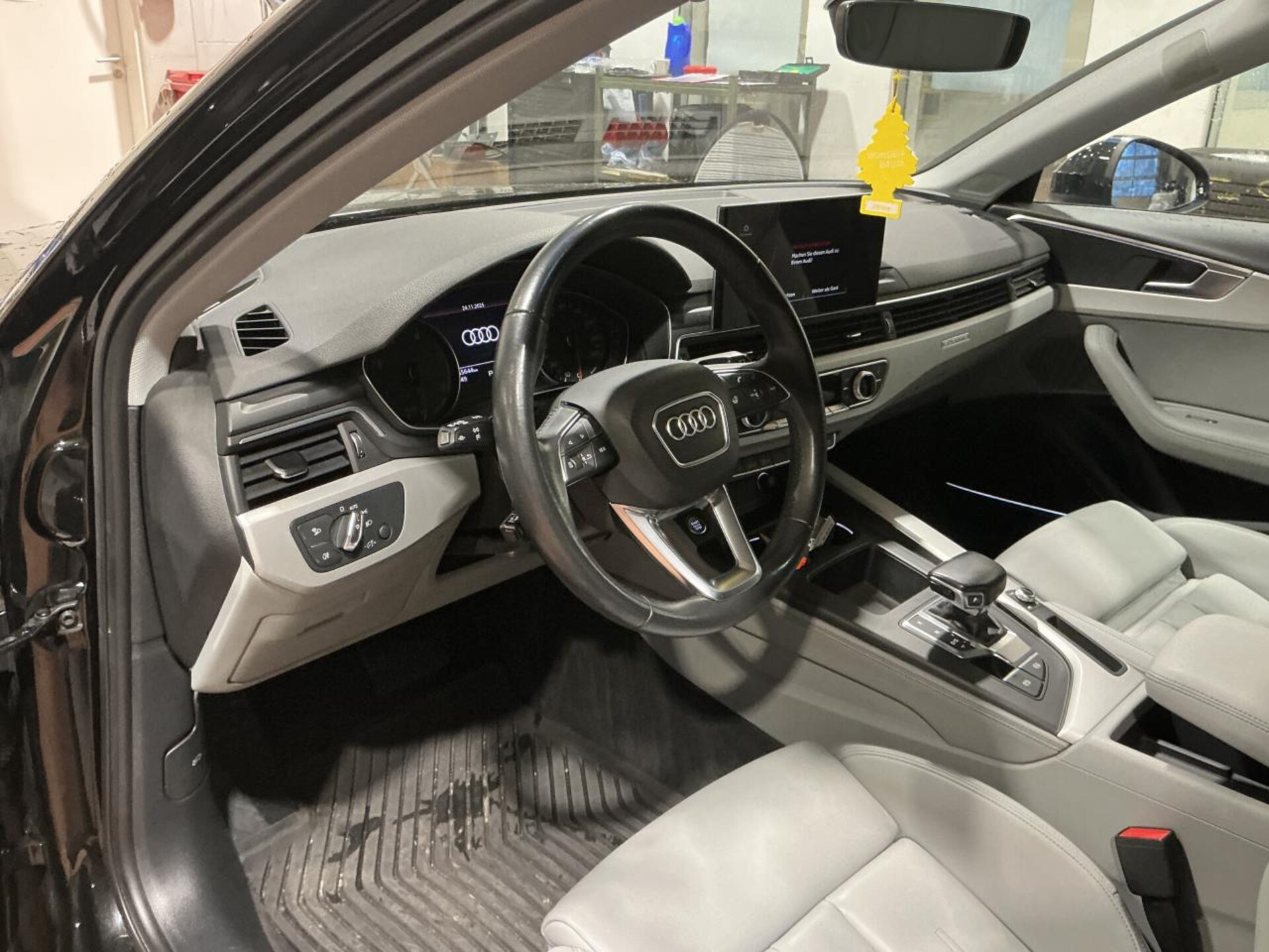 Audi A4 Avant S line
