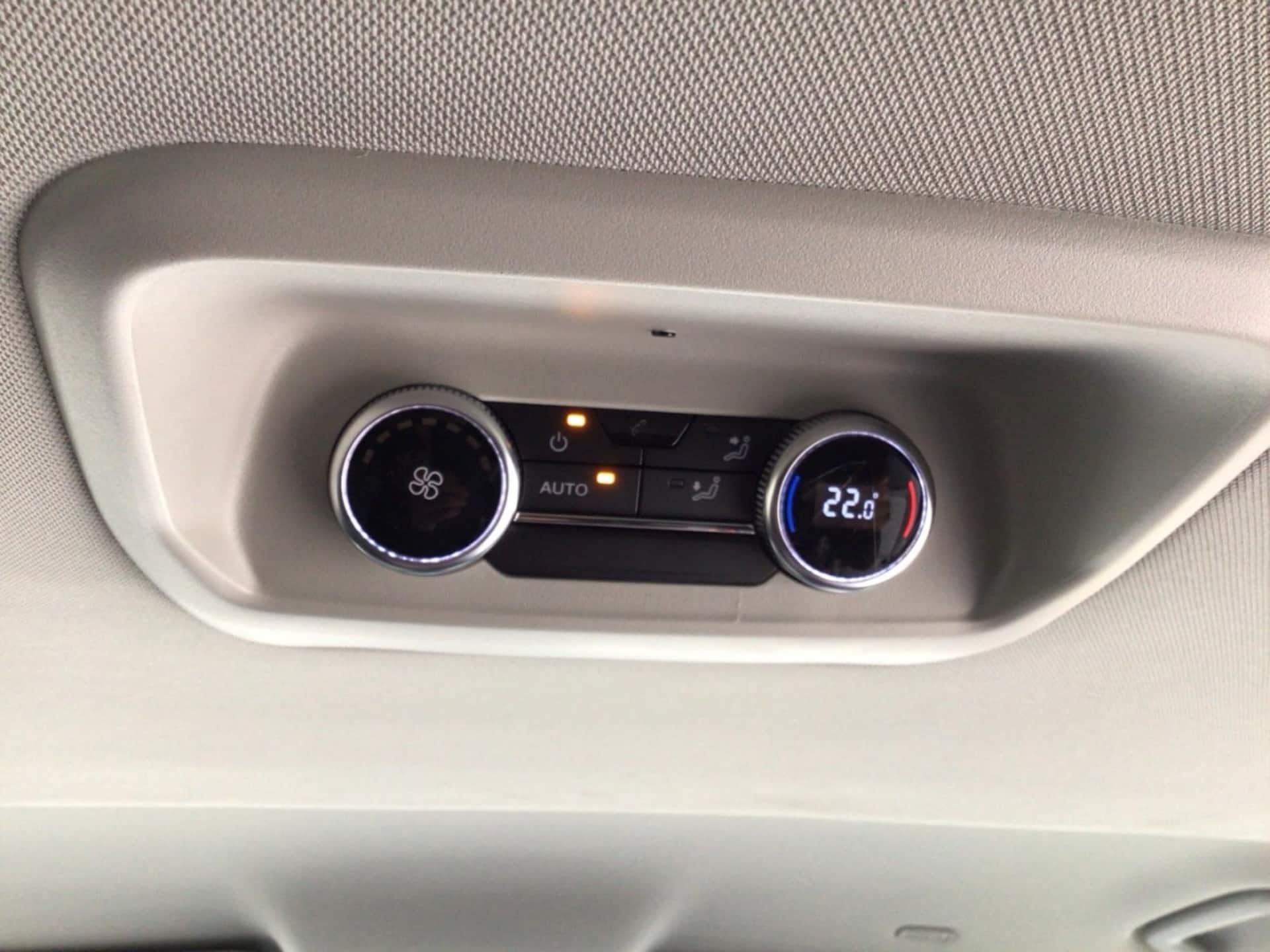 Volkswagen Caravelle langer Radstand Style