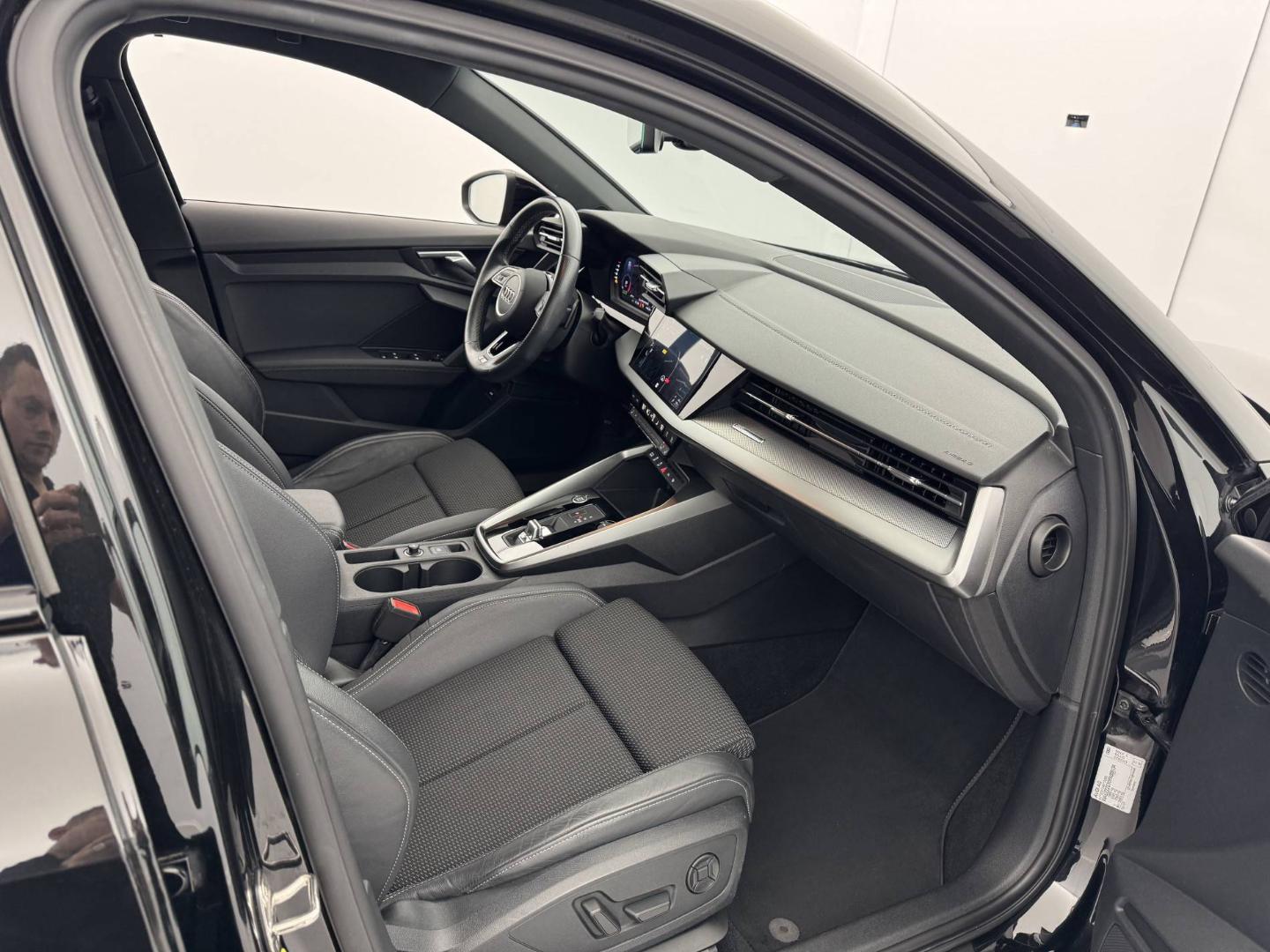 Image about Audi A3 Sportback S line 35 TDI 110 kW (150 ch) S tronic