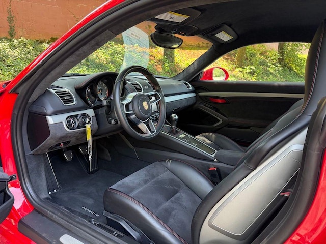 2016 Porsche Cayman