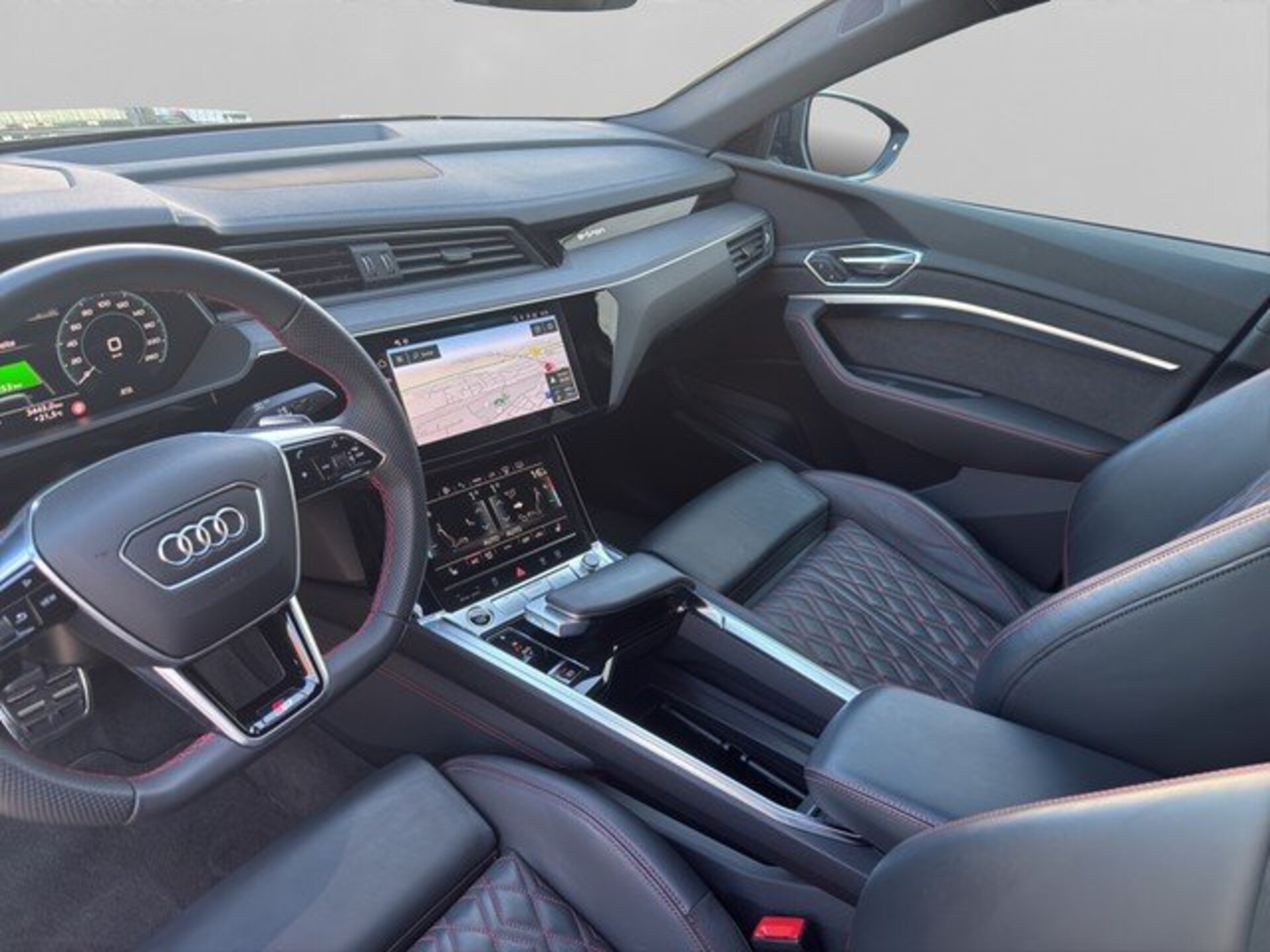 Audi Q8 Sportback e-tron S line
