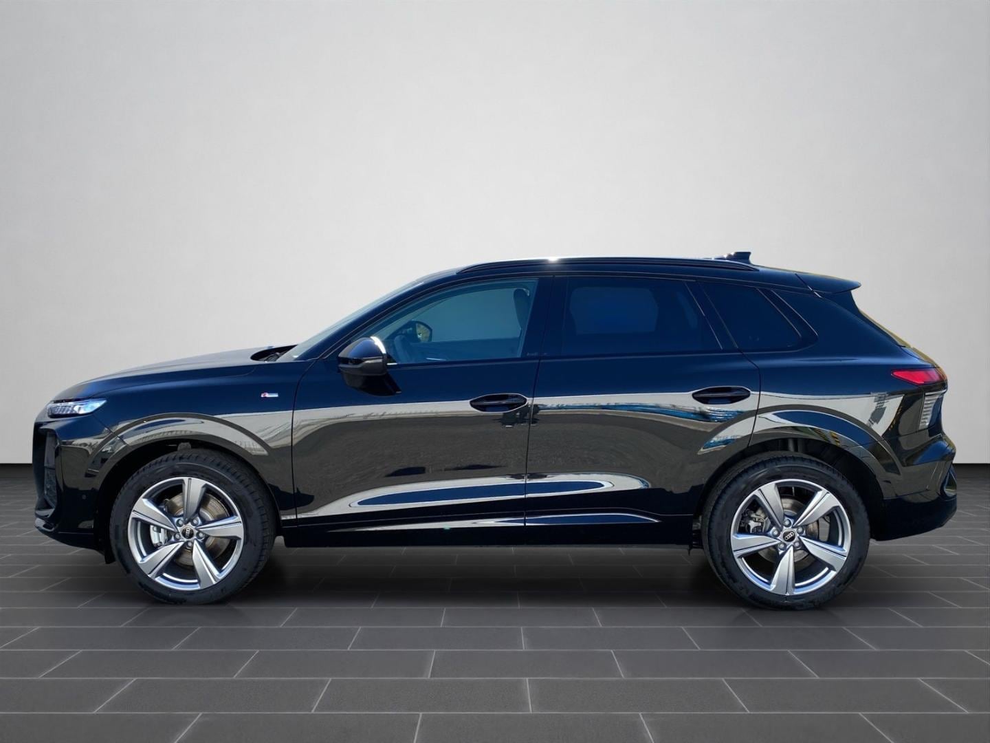 Bild über Audi Q3 SUV TDI 110 kW S tronic - für weitere Informationen kontaktieren Sie den Audi Partner