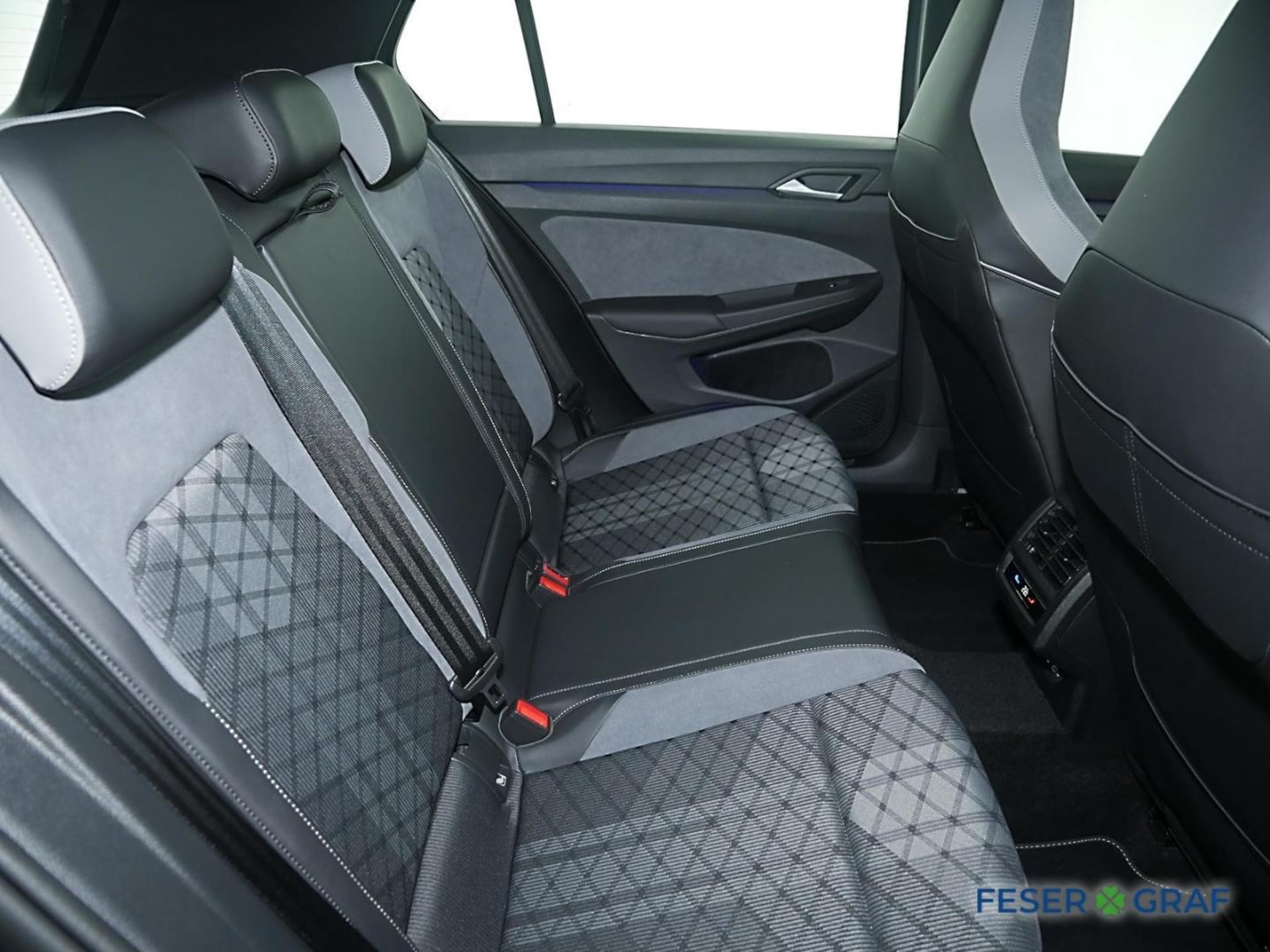 Volkswagen Golf R-Line