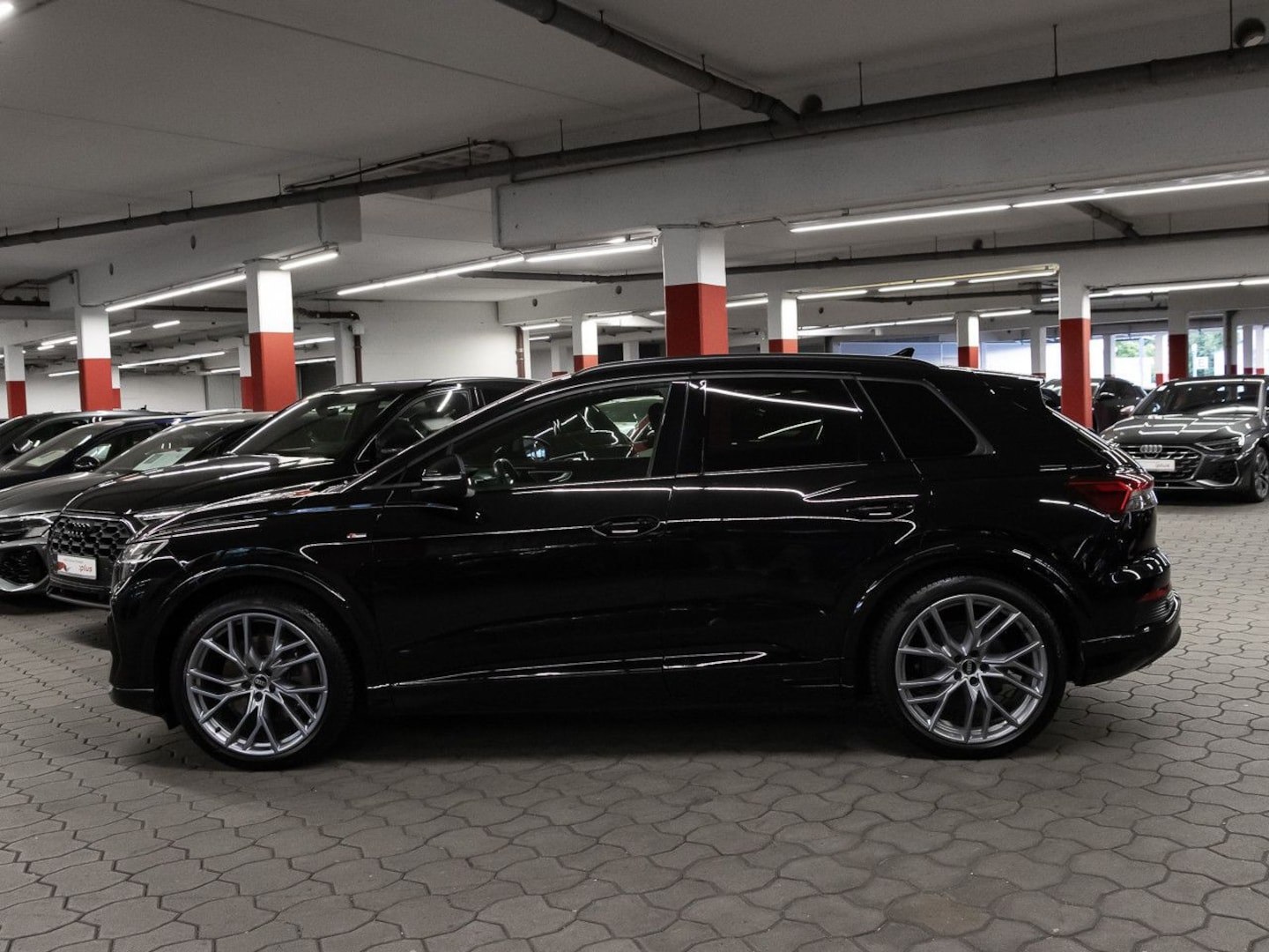 Bild über Audi Q4 e-tron 40 e-tron - für weitere Informationen kontaktieren Sie den Audi Partner