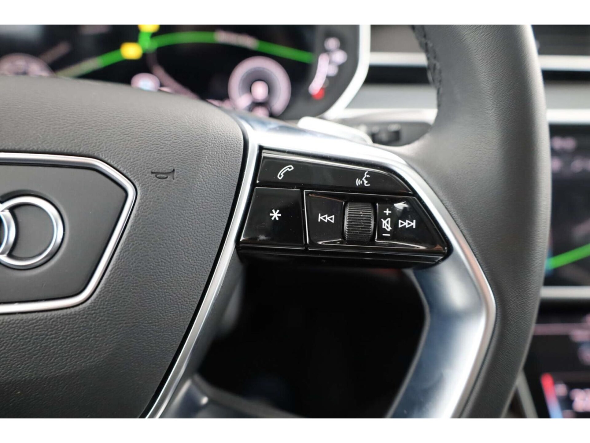 Audi A8 L TFSI e