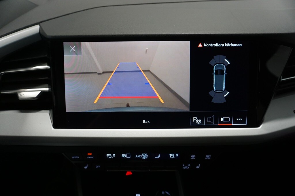 Bild som visar Audi Q4 e-tron Q4 45 e-tron quattro 195,00 kW - för mer information kontakta din Audi Partner