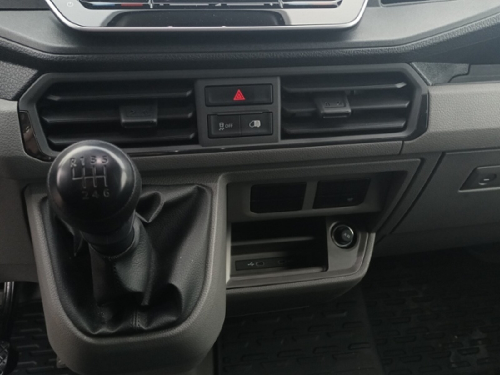 Volkswagen Crafter Kasten mittlerer Radstand – Bild 16