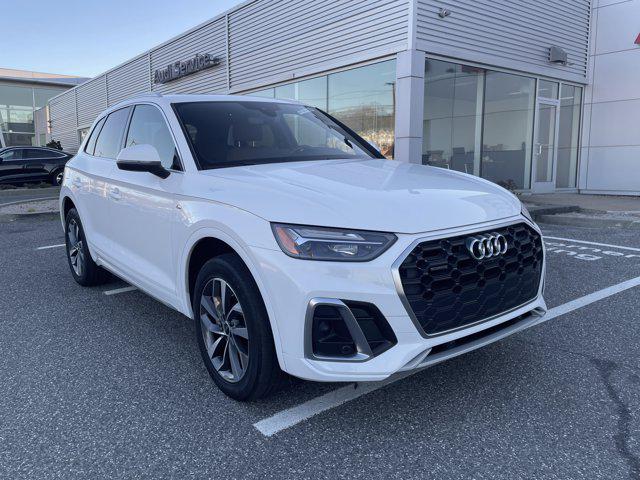 2024 Audi Q5 45 Premium Plus's photo