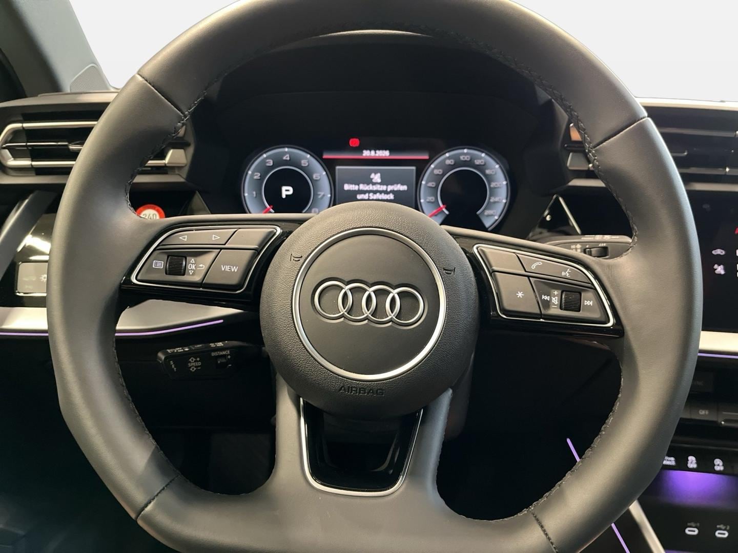 Bild über Audi A3 Sportback TFSI quattro S tronic - für weitere Informationen kontaktieren Sie den Audi Partner