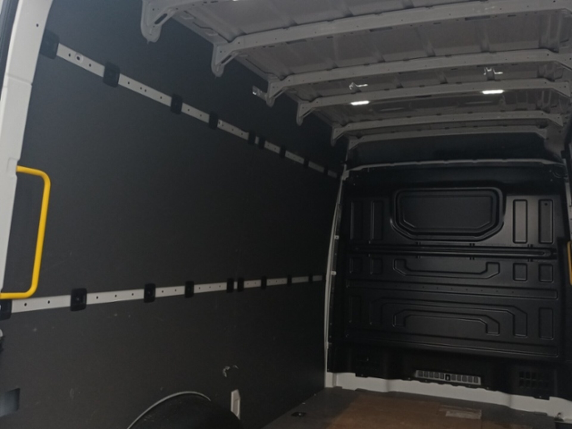 Volkswagen Crafter Kasten mittlerer Radstand
