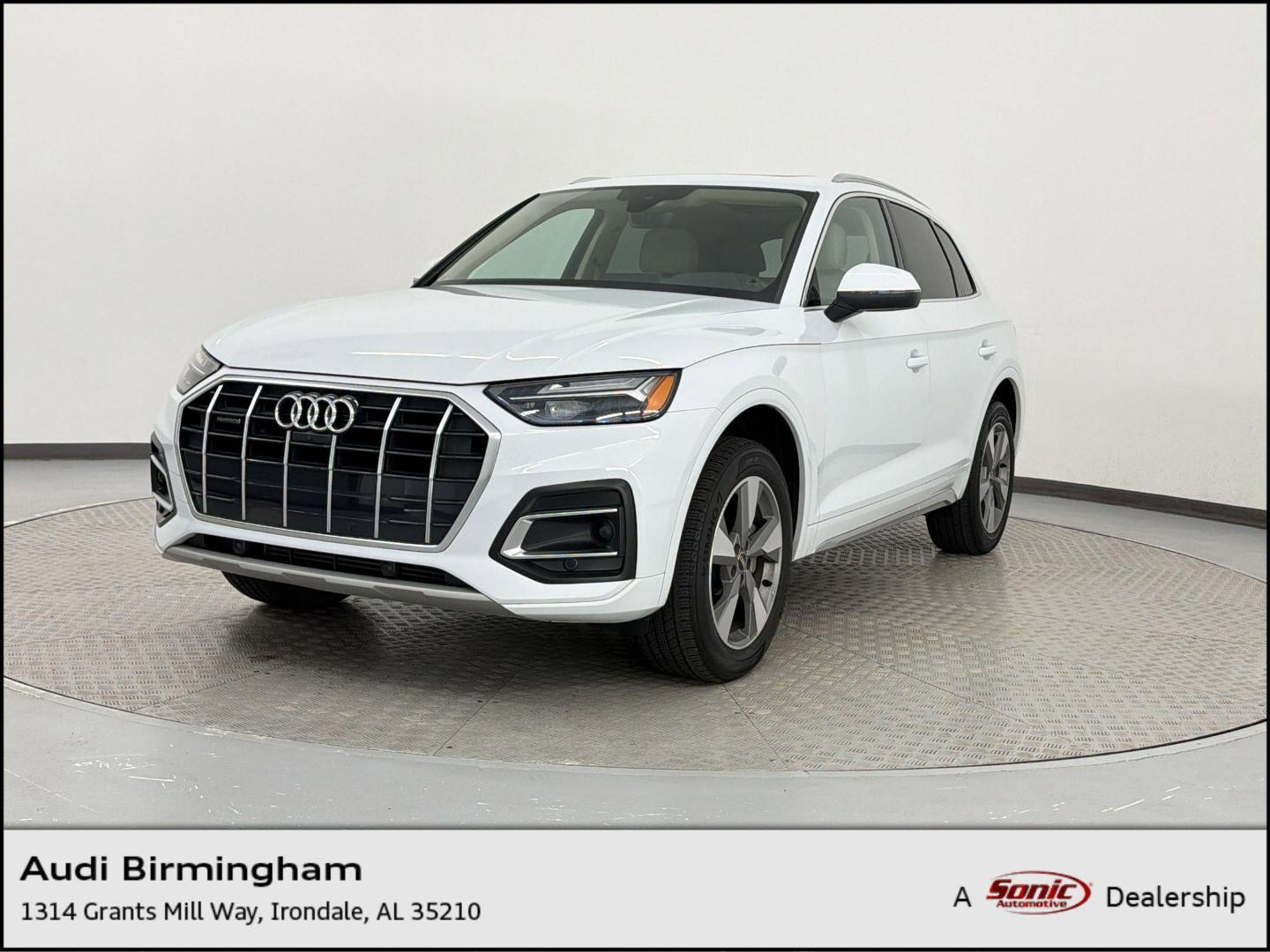 2022 Audi Q5 40 Premium Plus's photo