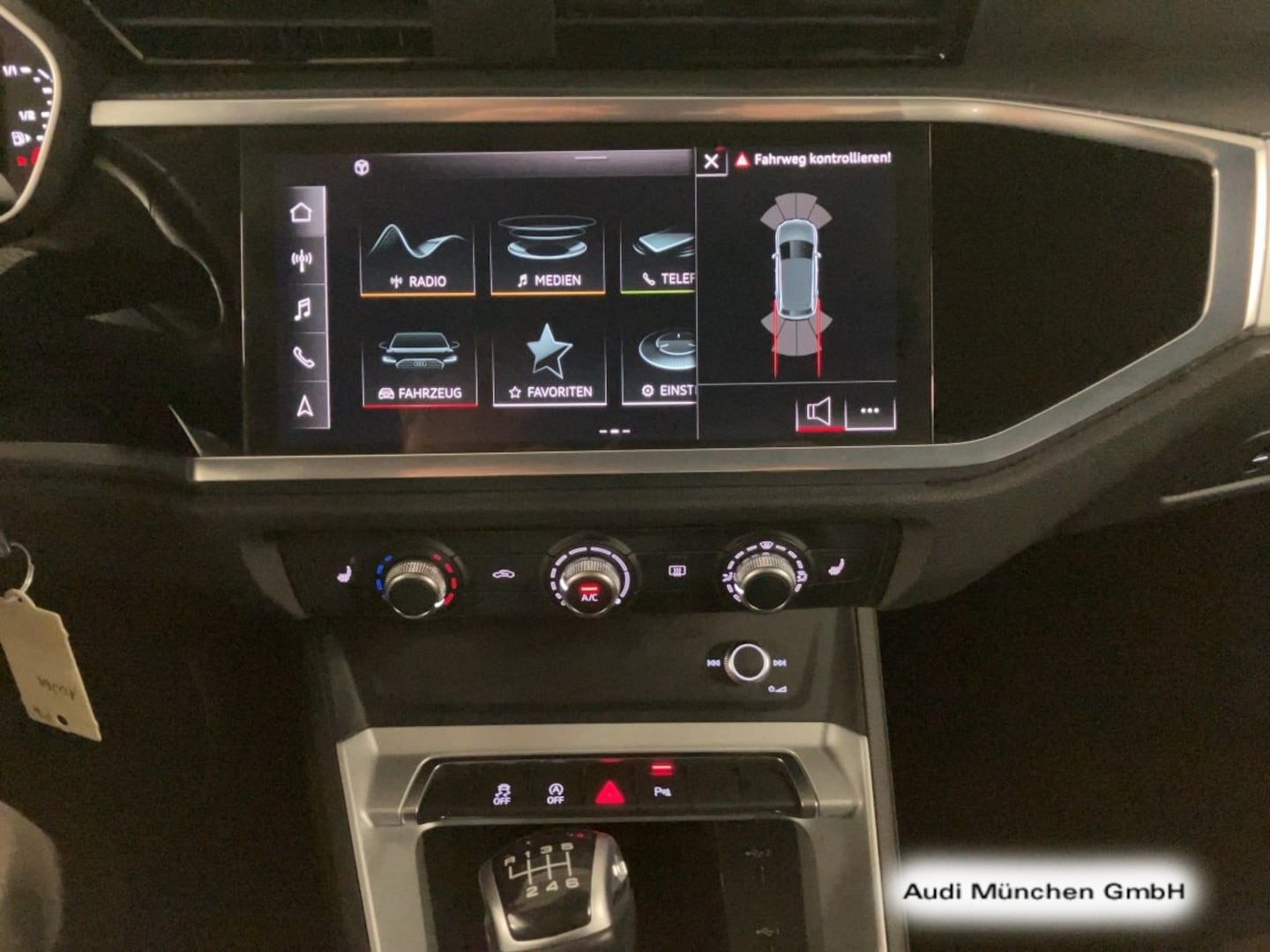 Bild über Audi Q3 S line 35 TFSI Schaltgetriebe - für weitere Informationen kontaktieren Sie den Audi Partner