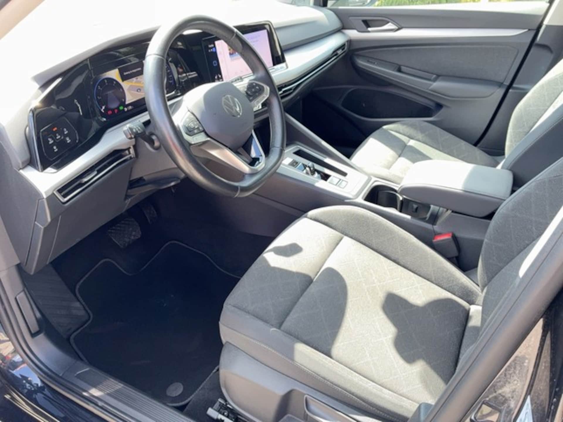 Volkswagen Golf Variant Life
