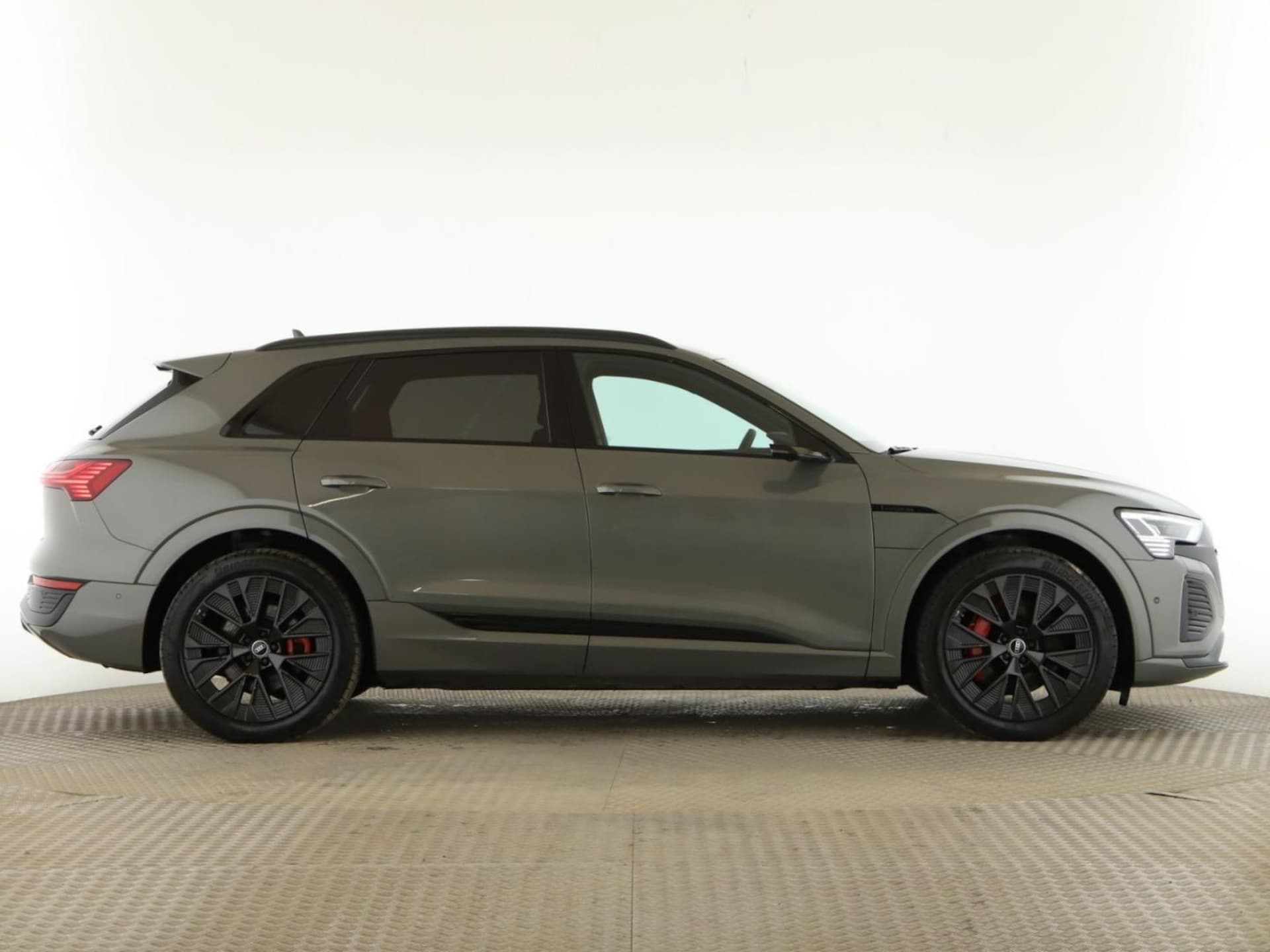 Audi Q8 e-tron S line