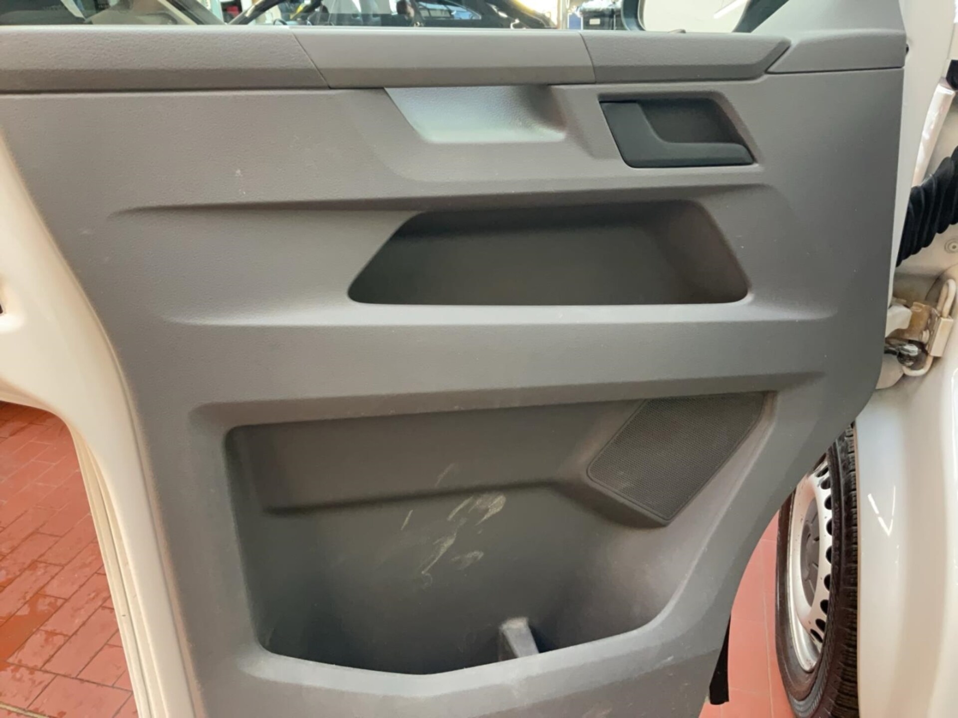 Volkswagen T6.1 Transporter Kasten langer Radstand