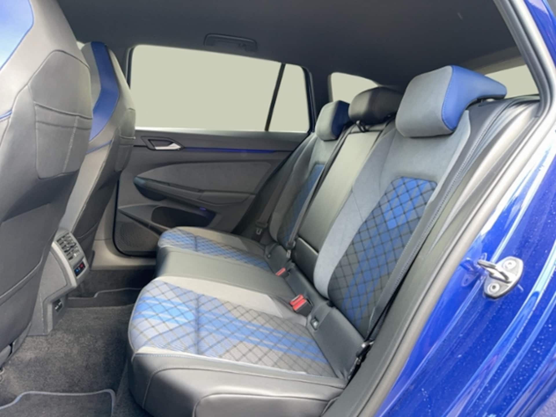 Volkswagen Golf Variant R