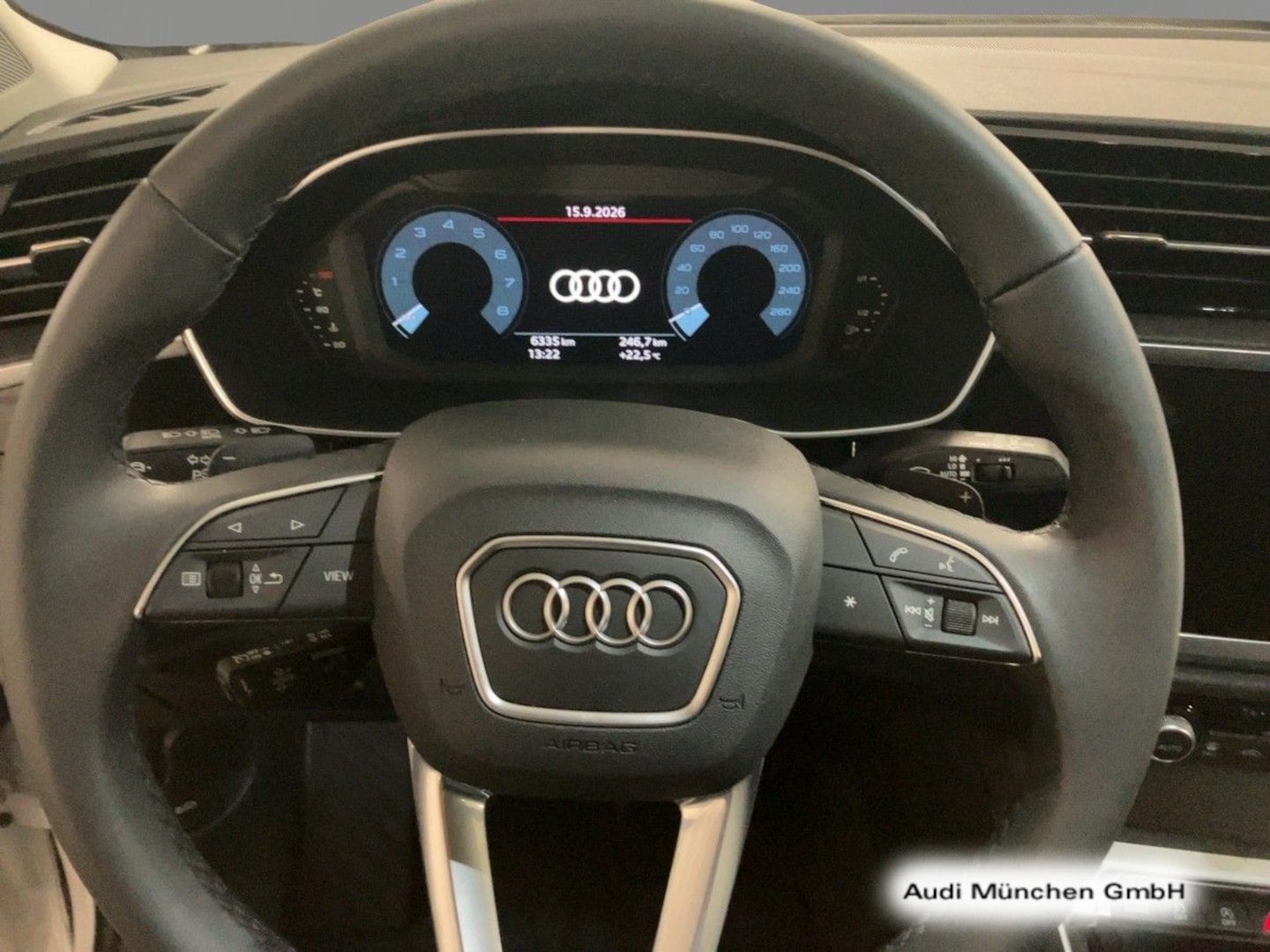 Bild über Audi Q3 TFSI 110 kW S tronic - für weitere Informationen kontaktieren Sie den Audi Partner