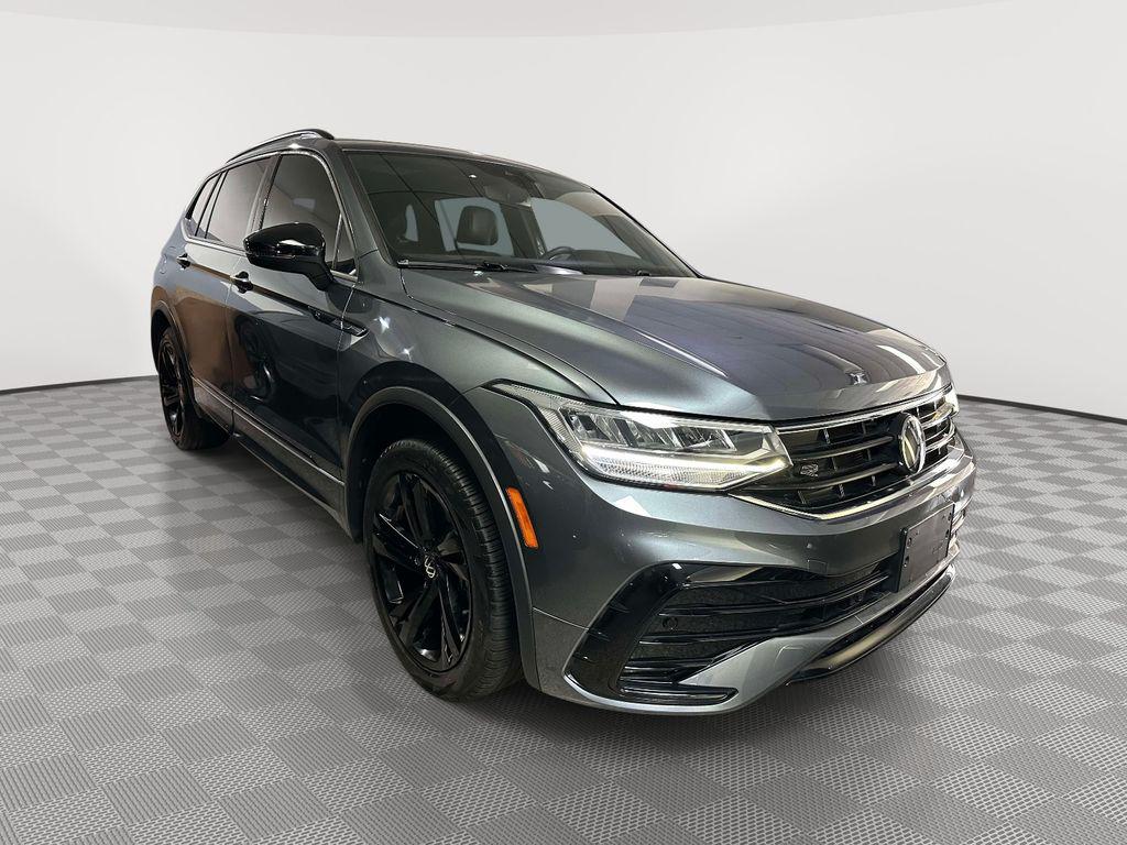 2024 Volkswagen Tiguan 2.0T SE R-Line Black 4Motion's photo
