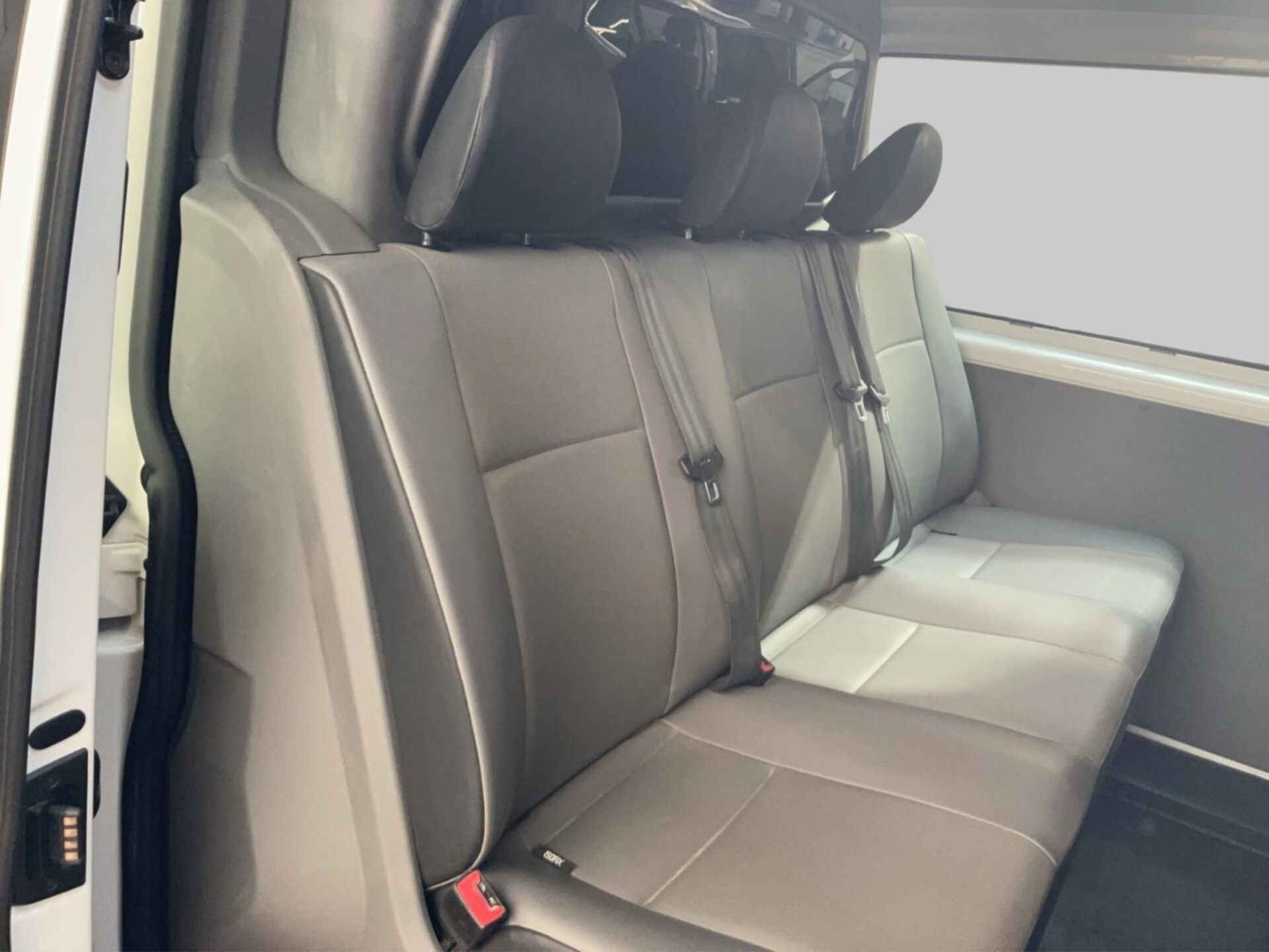 Volkswagen T6.1 Transporter Kasten langer Radstand
