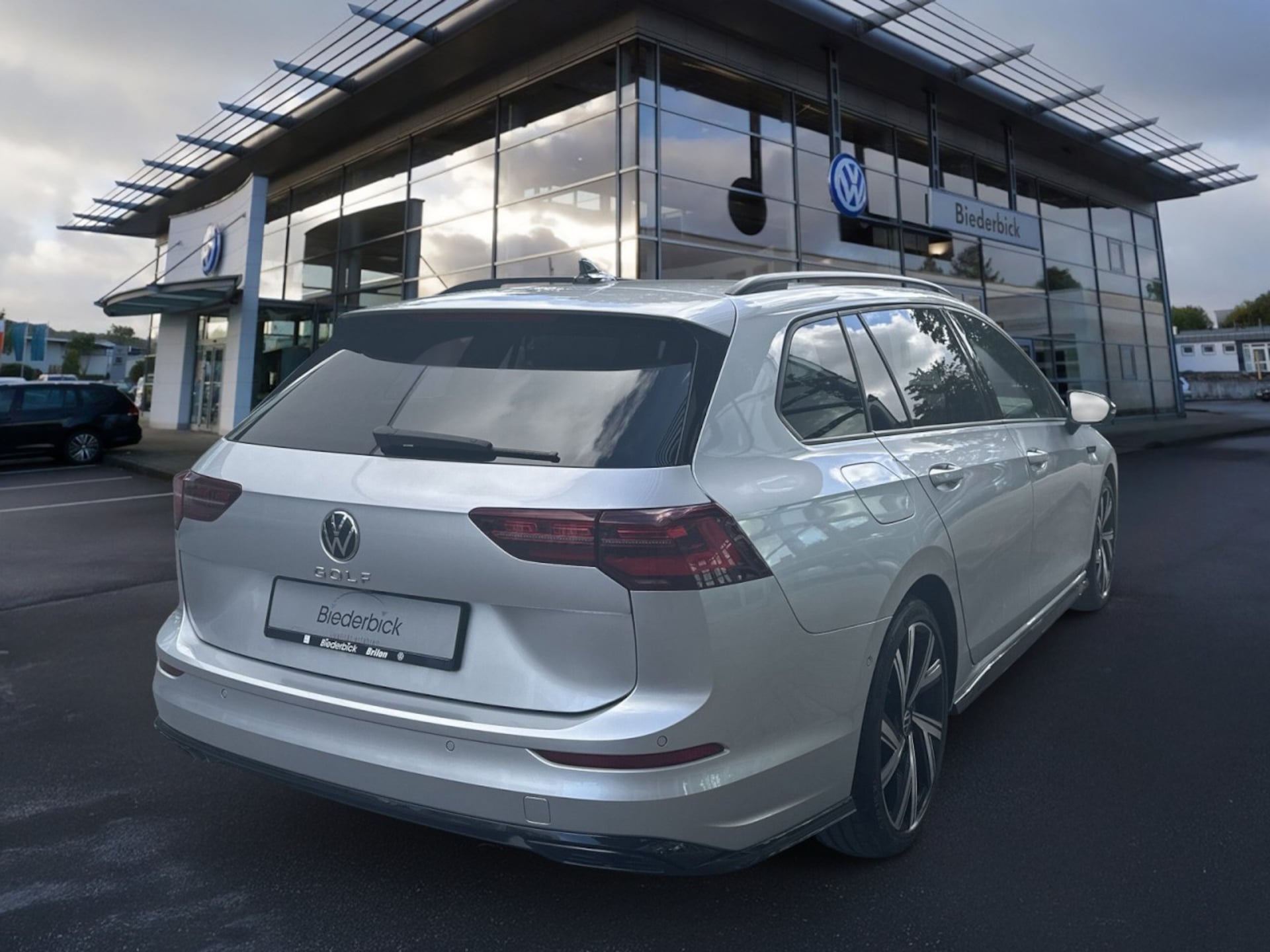 Volkswagen Golf Variant R-Line