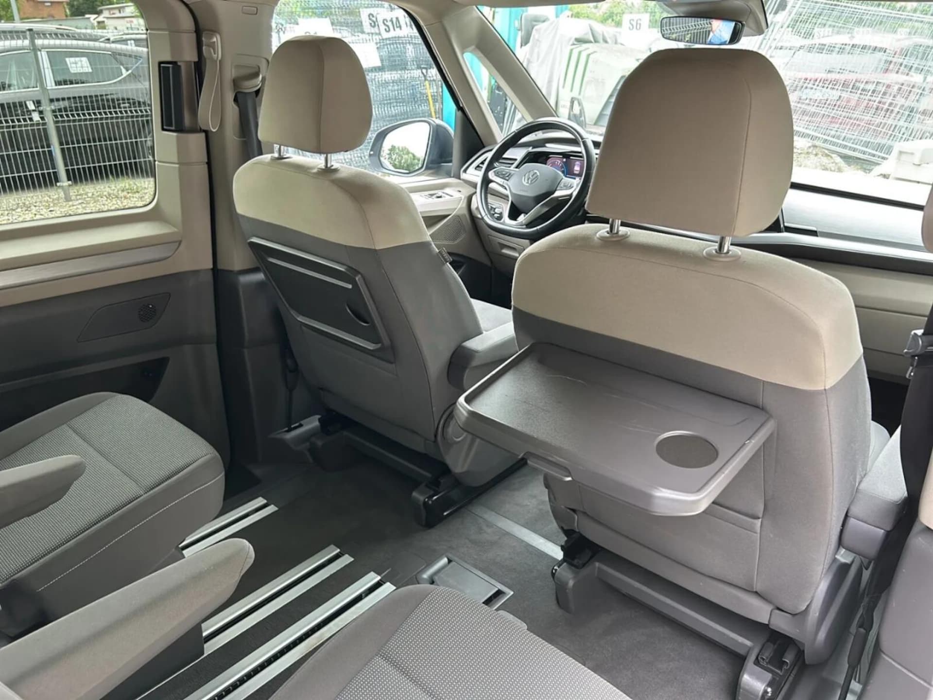 Volkswagen Multivan długi rozstaw osi Life