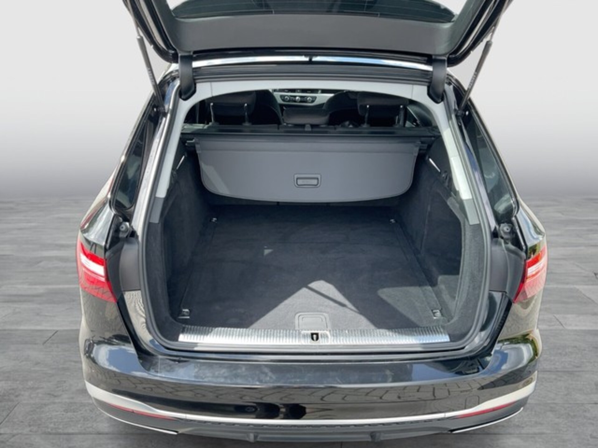 Audi A4 Avant S line