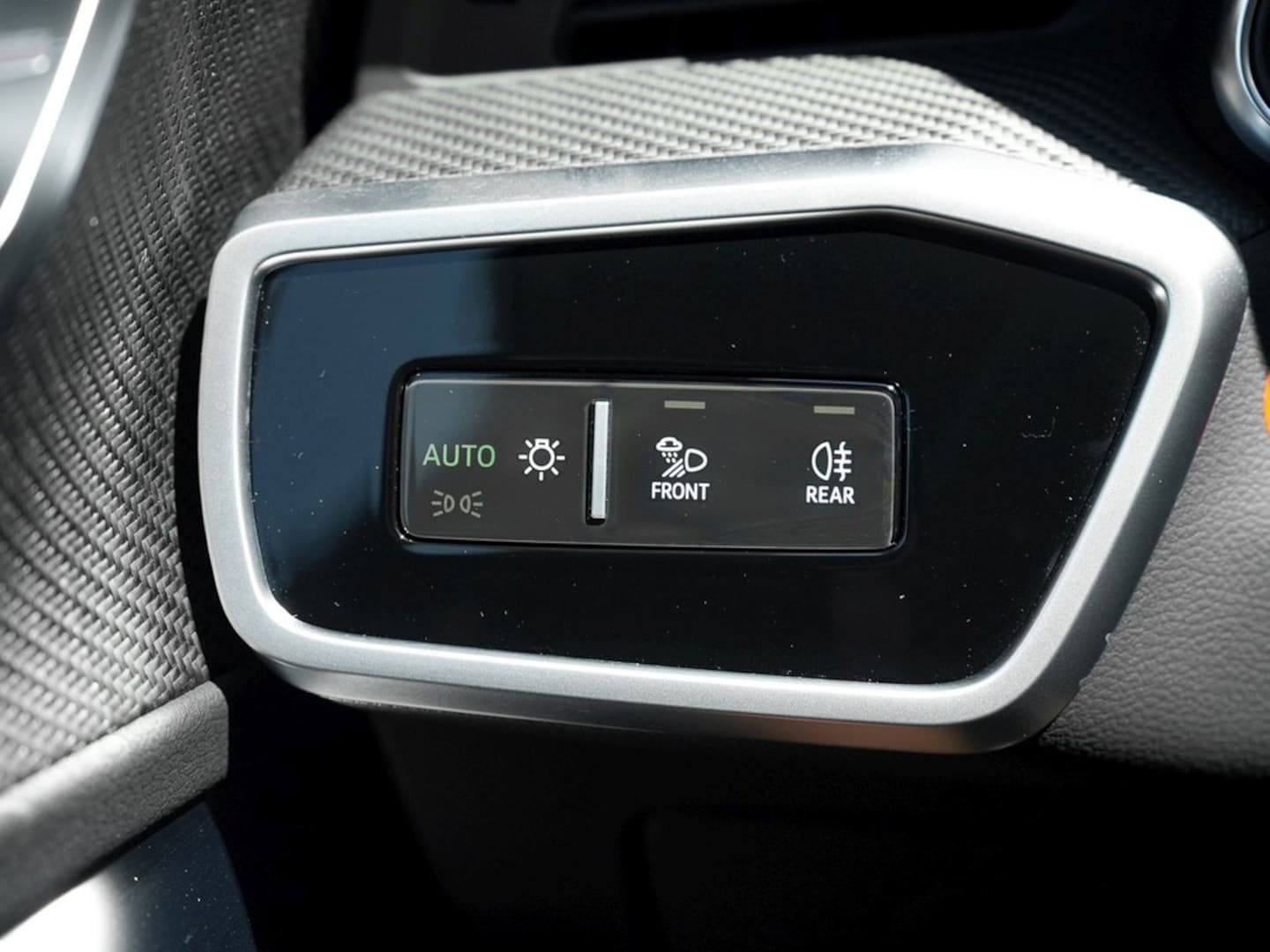 Bild über Audi A6 Avant S line 40 TDI quattro S tronic - für weitere Informationen kontaktieren Sie den Audi Partner
