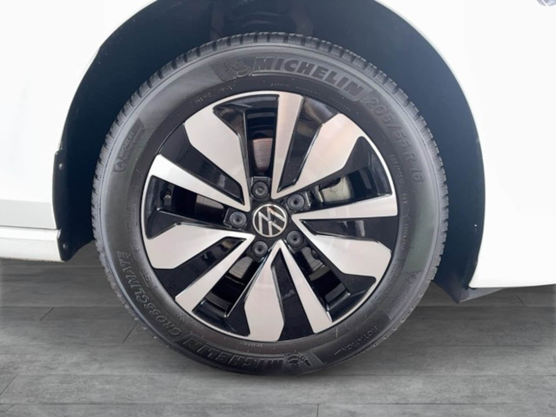 Volkswagen Golf Life