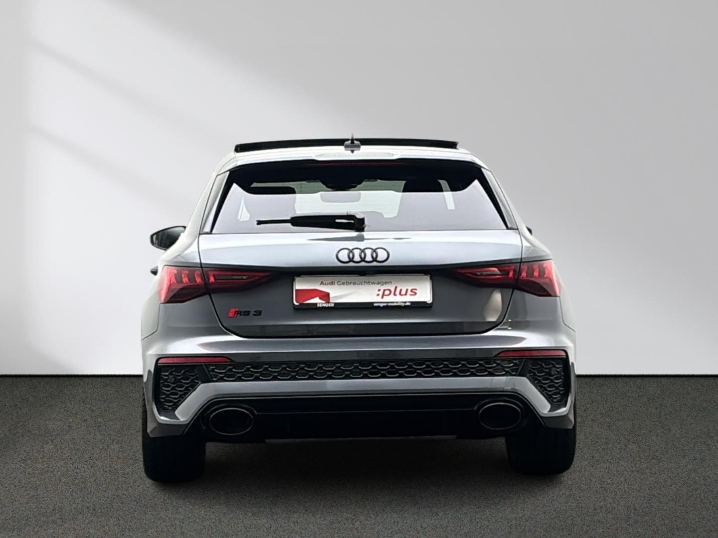 Bild über Audi RS 3 Sportback TFSI quattro S tronic - für weitere Informationen kontaktieren Sie den Audi Partner