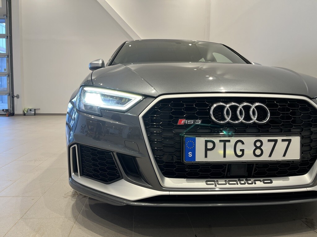 Bild som visar&nbsp;Audi RS 3 Sportback&nbsp;RS 3 Sportback 2.5 TFSI quattro 400 hk S tronic - för mer information kontakta din Audi Partner