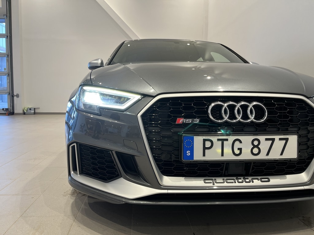 Bild som visar Audi RS 3 Sportback RS 3 Sportback 2.5 TFSI quattro 400 hk S tronic - för mer information kontakta din Audi Partner