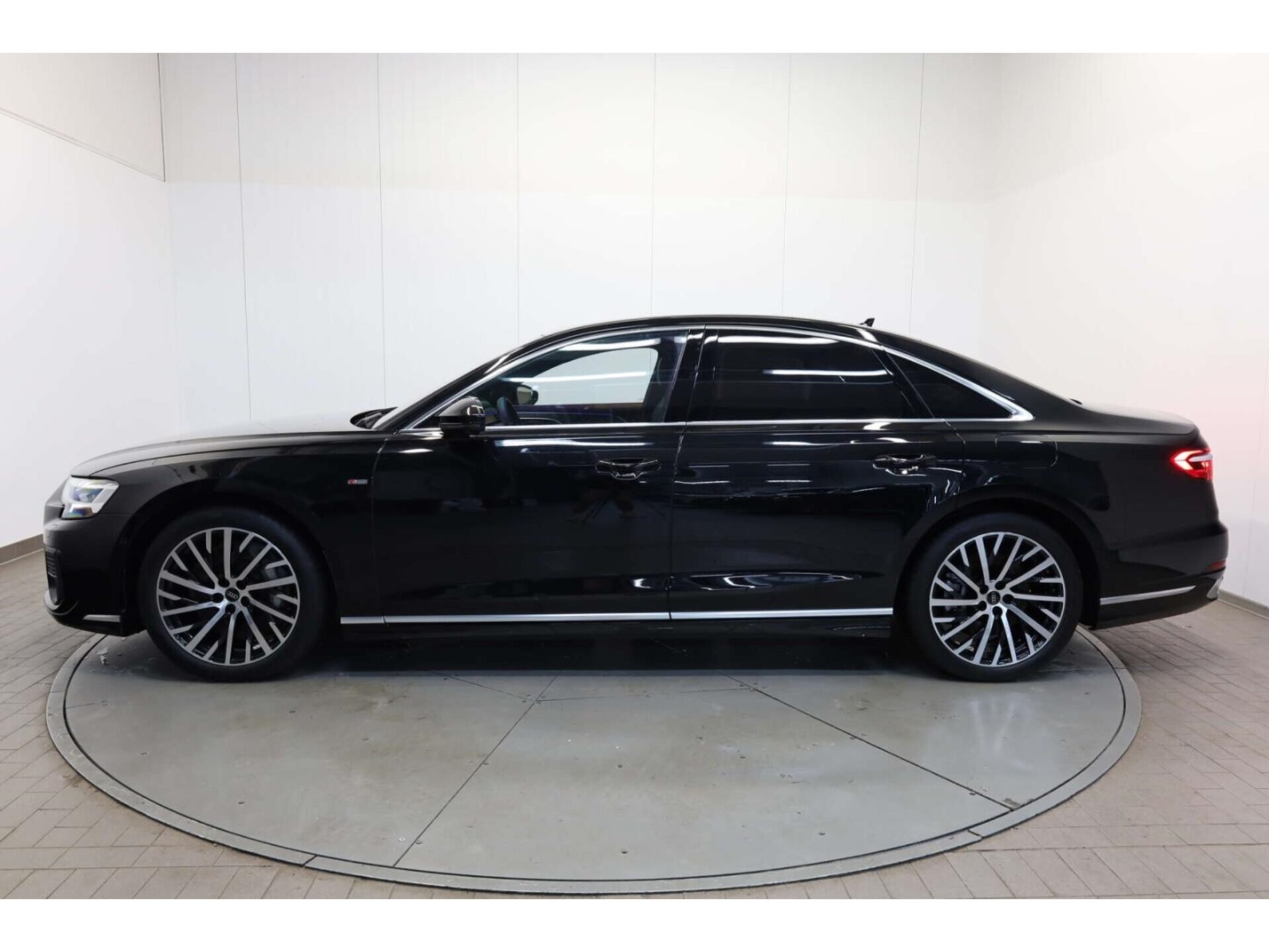 Audi A8 TFSI e