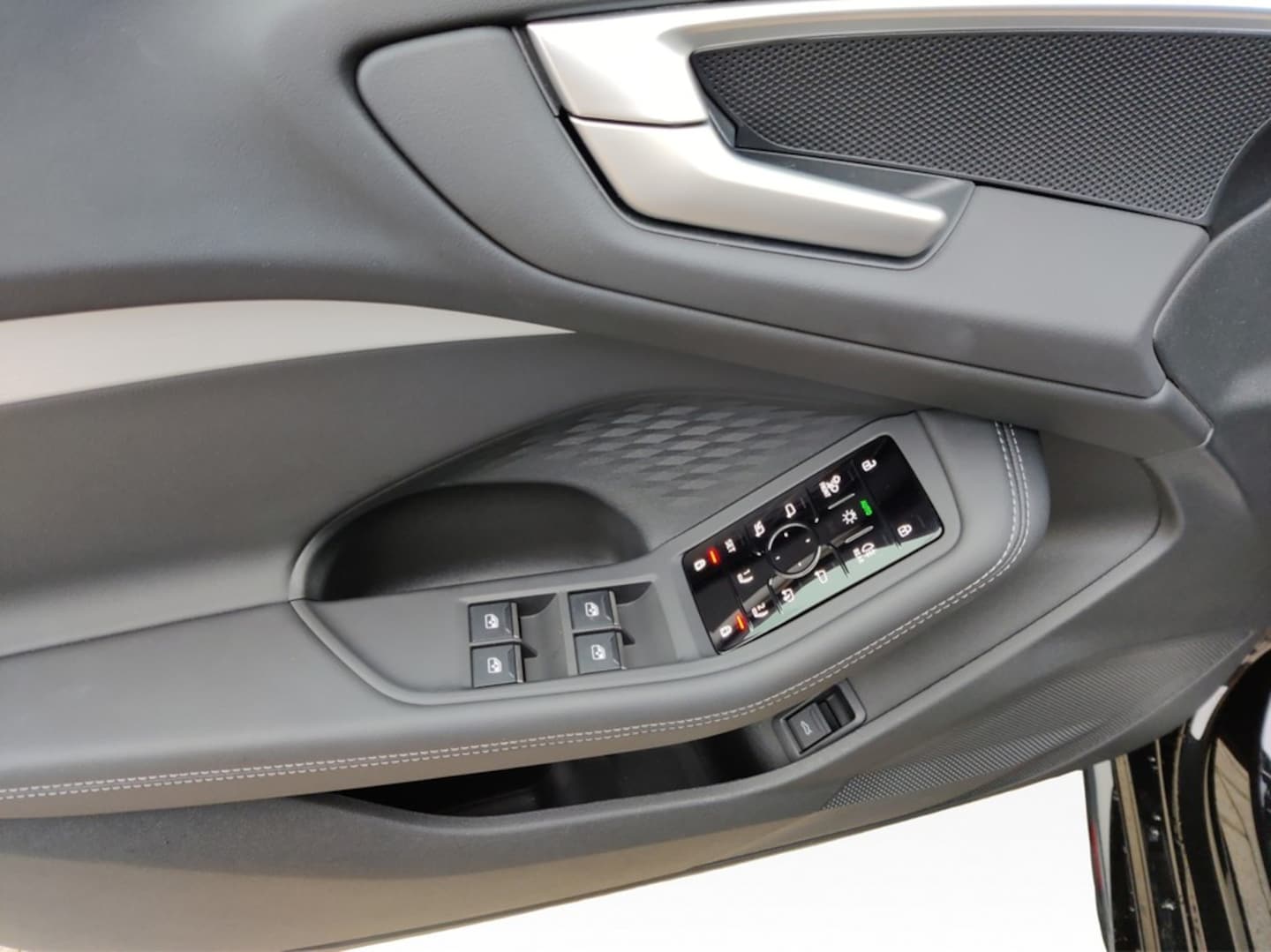 Bild über Audi A5 Avant TFSI 150 kW S tronic - für weitere Informationen kontaktieren Sie den Audi Partner
