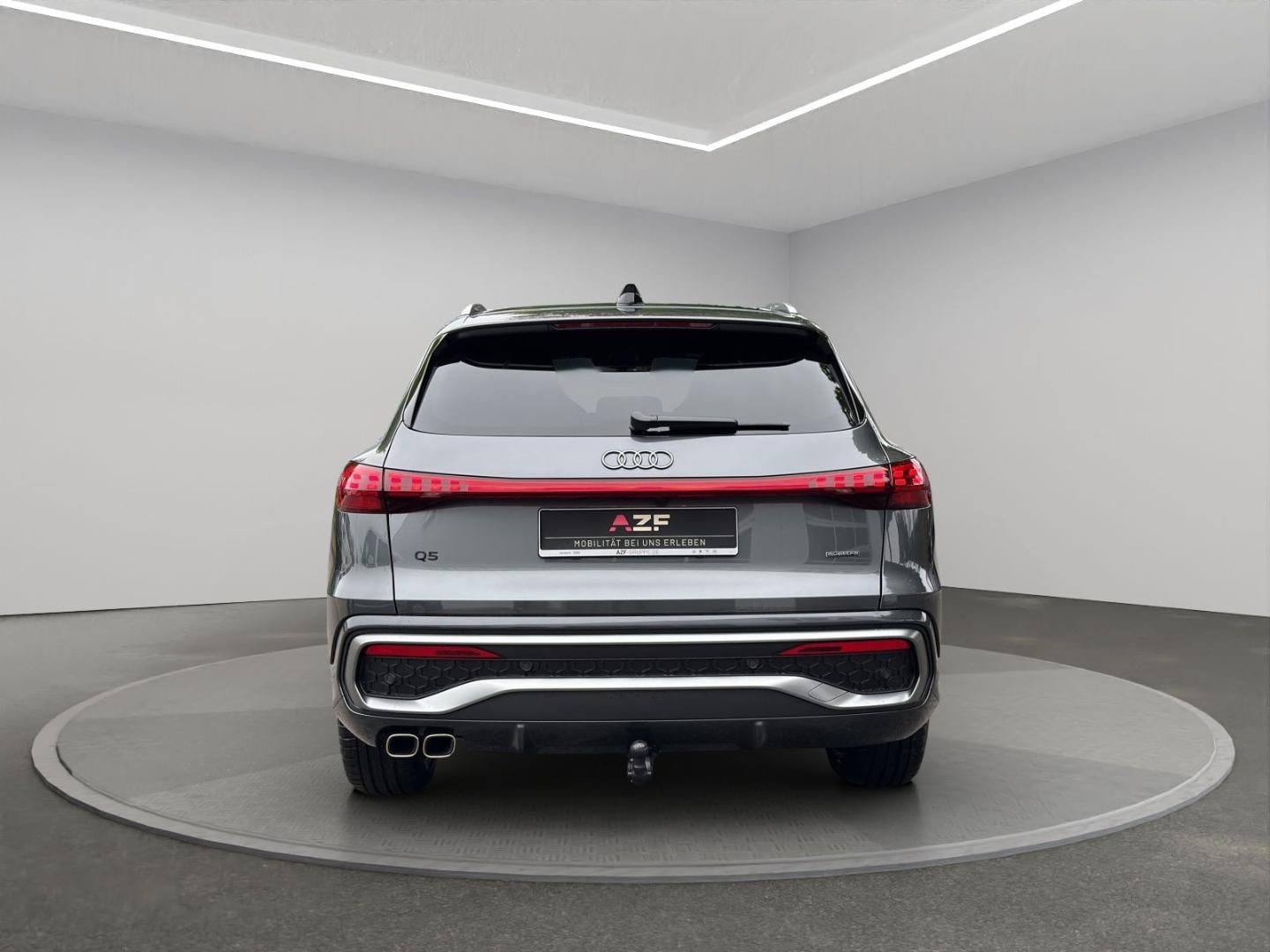 Bild über Audi Q5 SUV TDI quattro 220 kW S tronic - für weitere Informationen kontaktieren Sie den Audi Partner