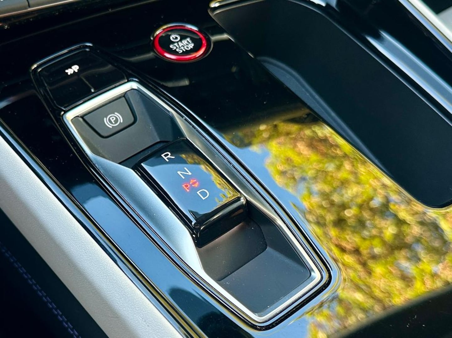 Bild über Audi RS e-tron GT e-tron quattro - für weitere Informationen kontaktieren Sie den Audi Partner