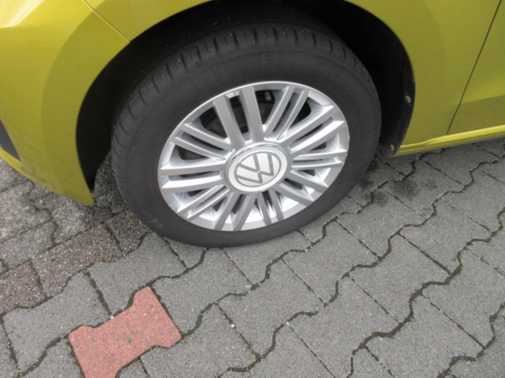 Volkswagen up! UNITED