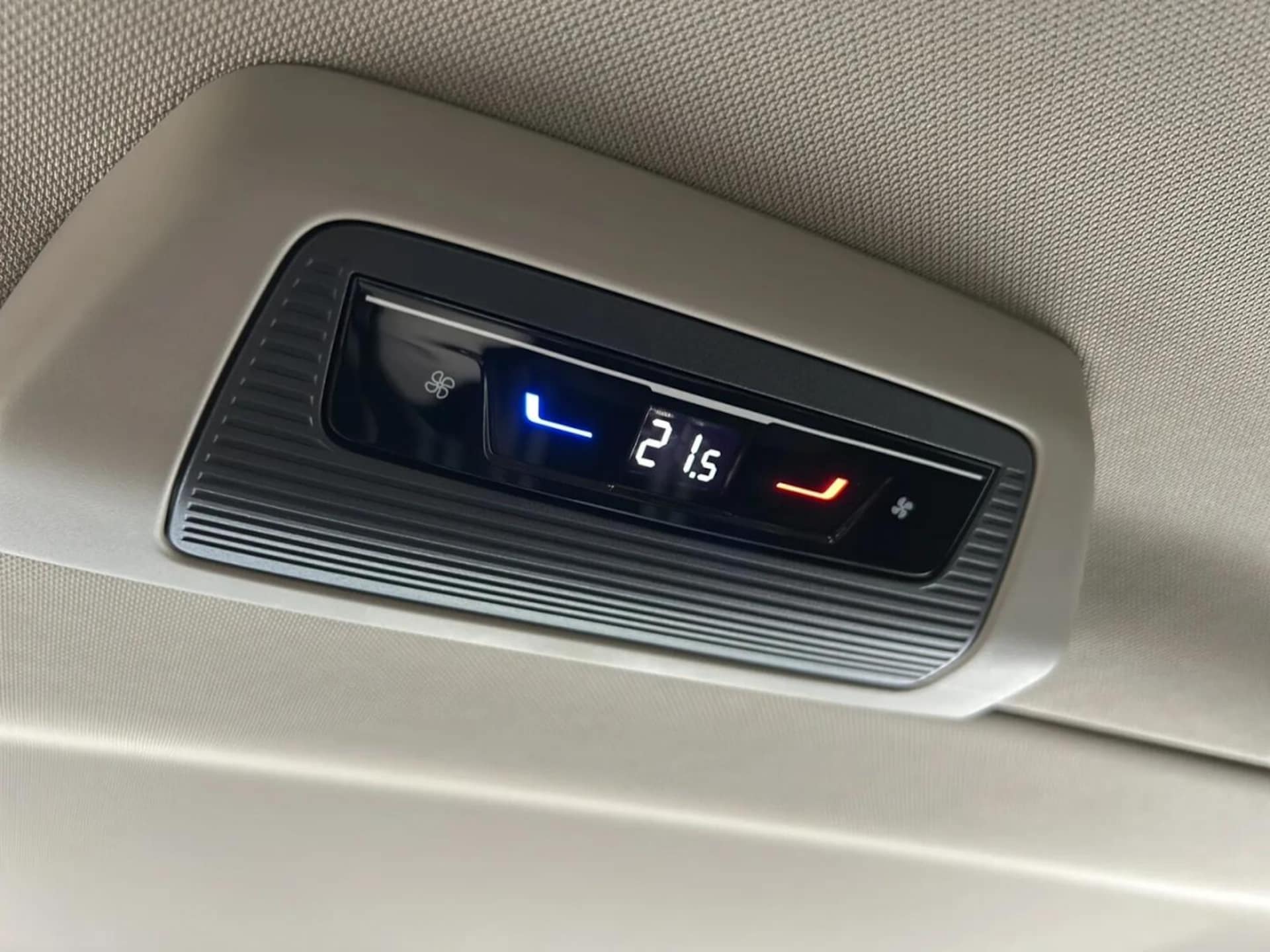 Volkswagen Multivan długi rozstaw osi Life
